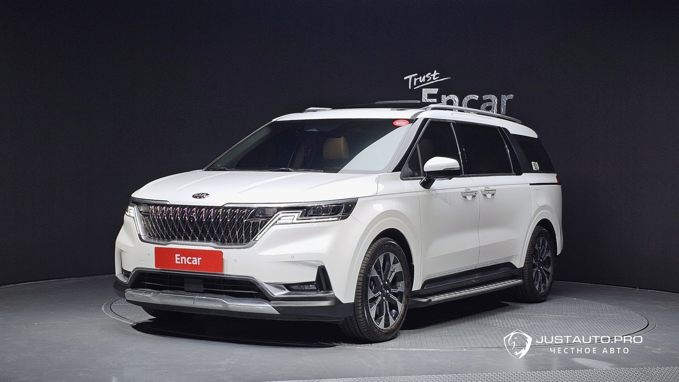 Автомобиль Kia Canival