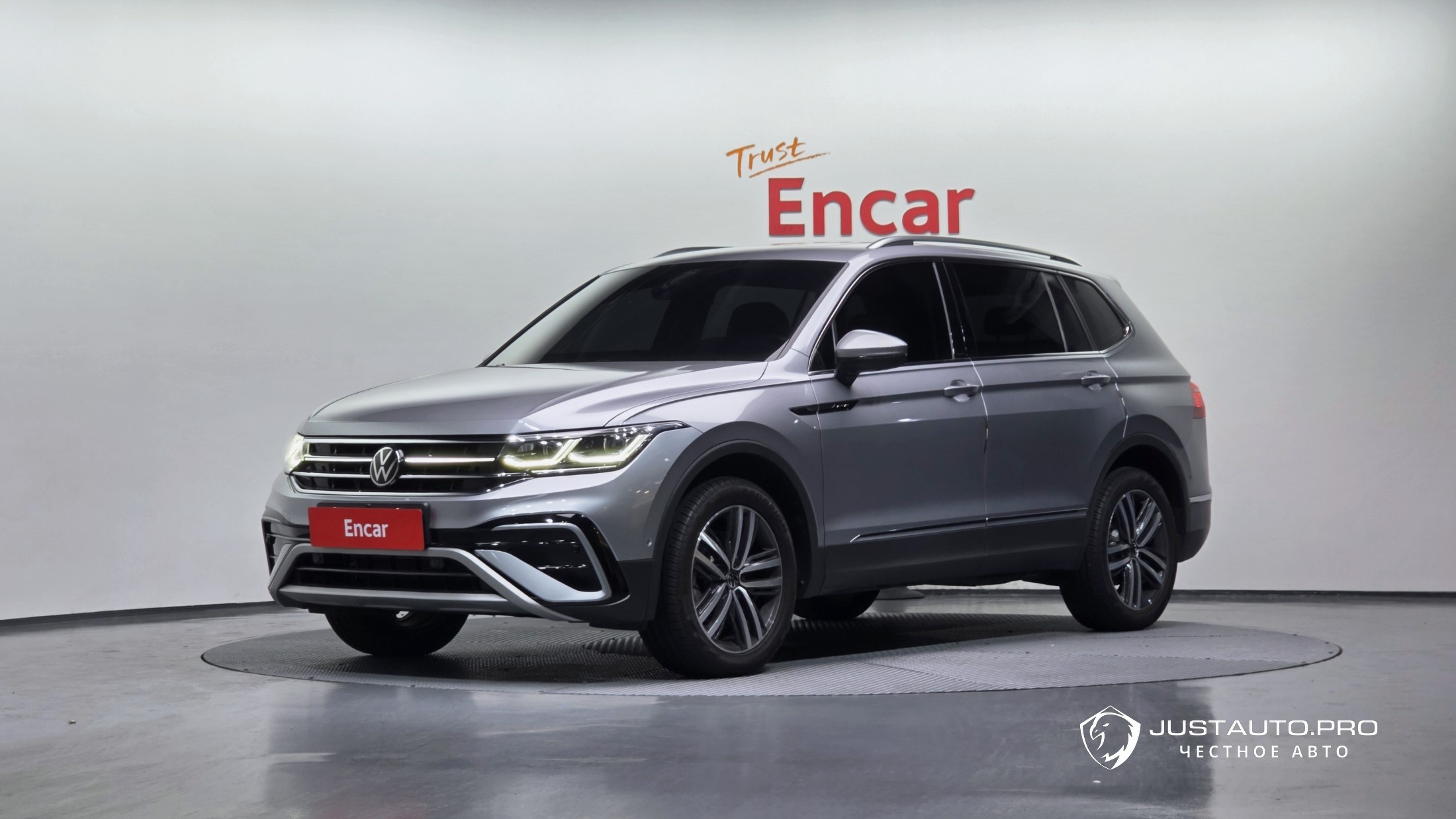 Автомобиль Volkswagen Tiguan