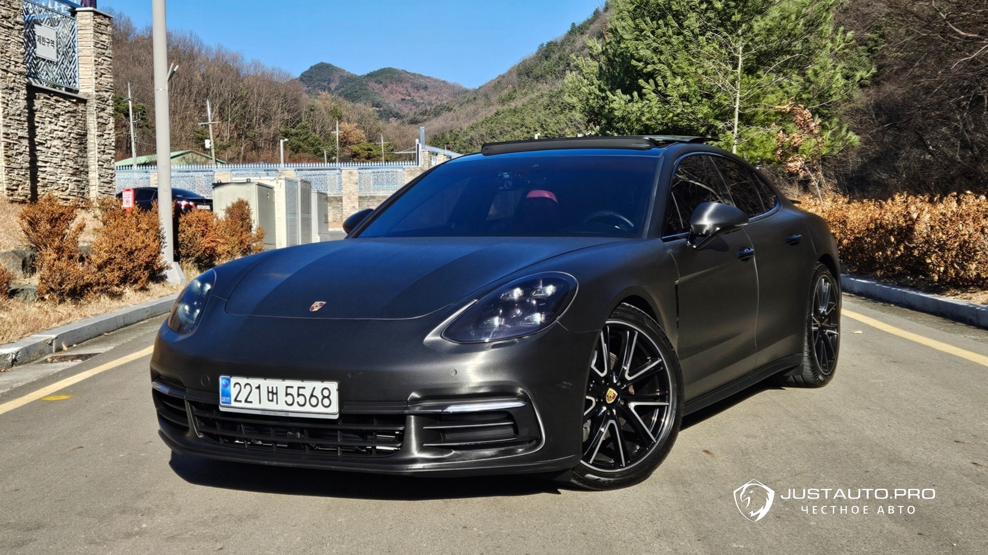 Автомобиль Porsche Panamera