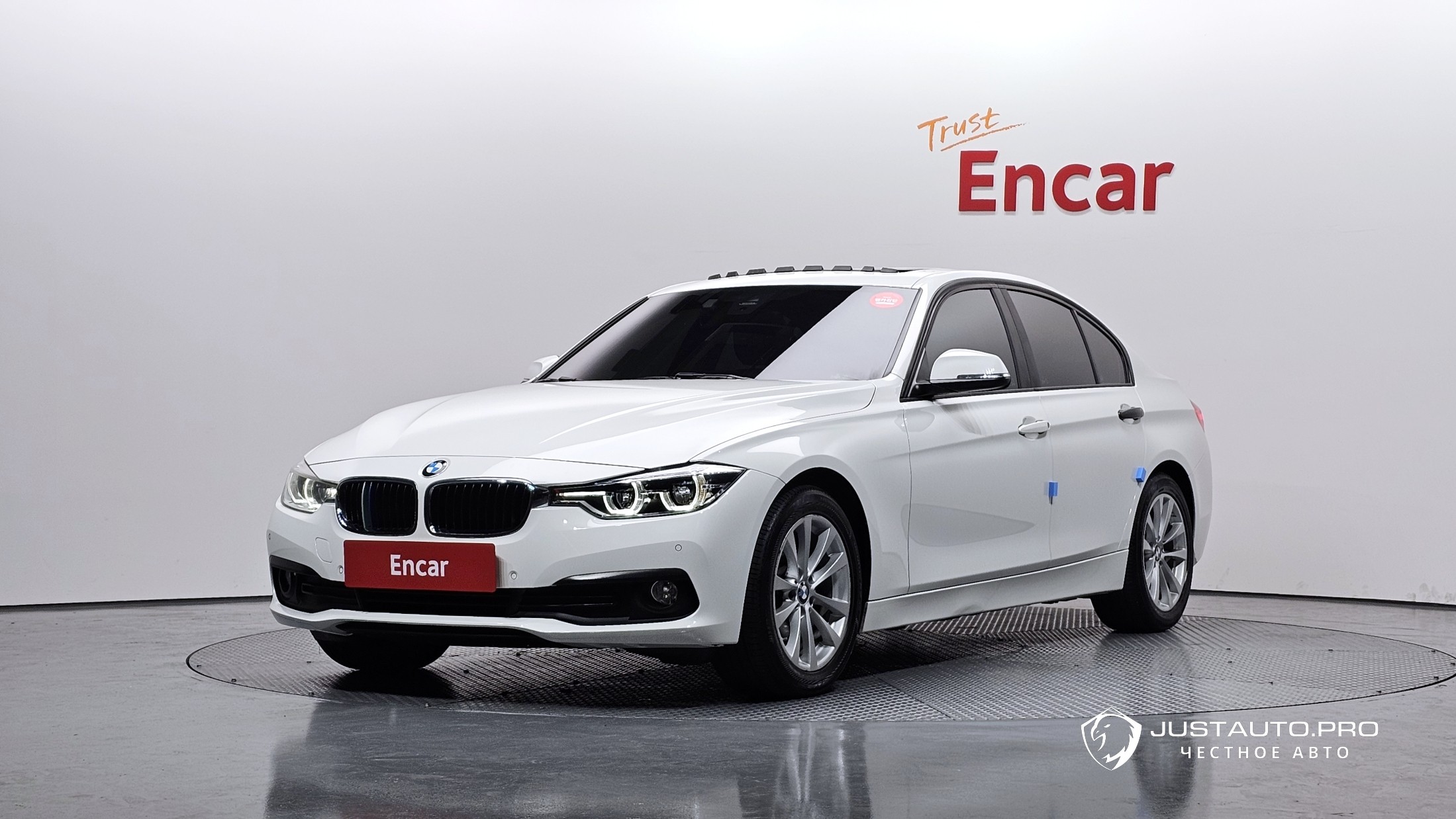 Автомобиль BMW 3-Series