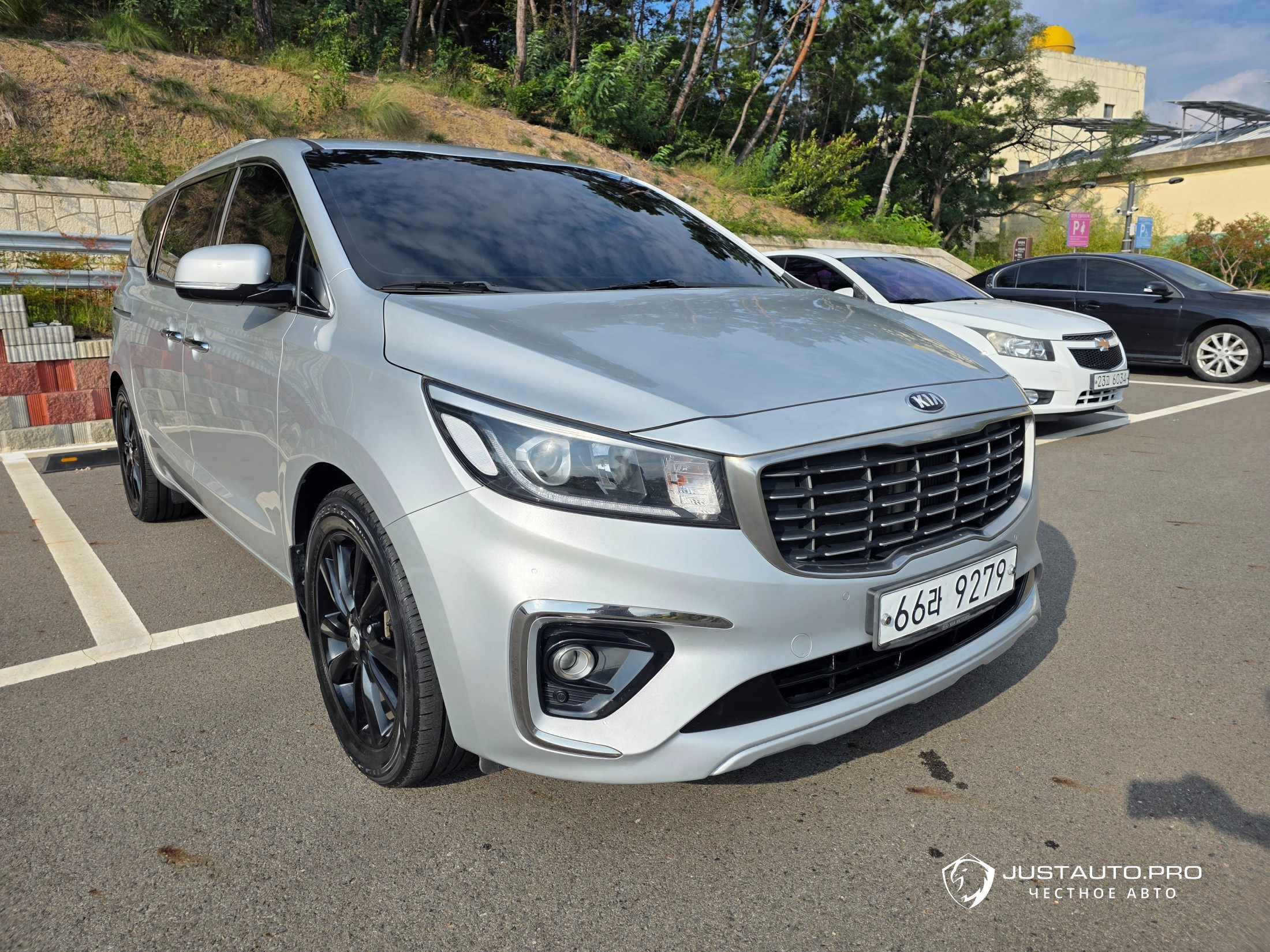 Автомобиль Kia Canival