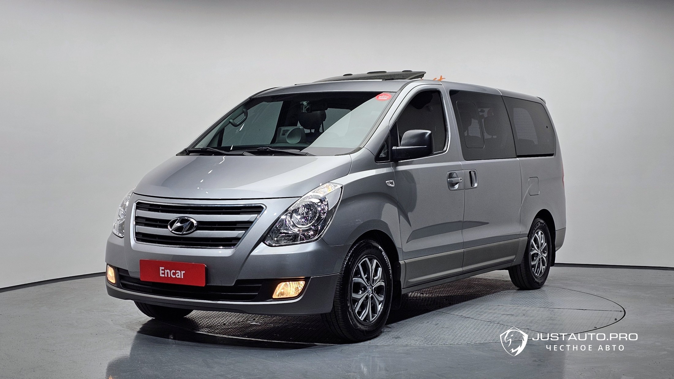 Автомобиль Hyundai Starex