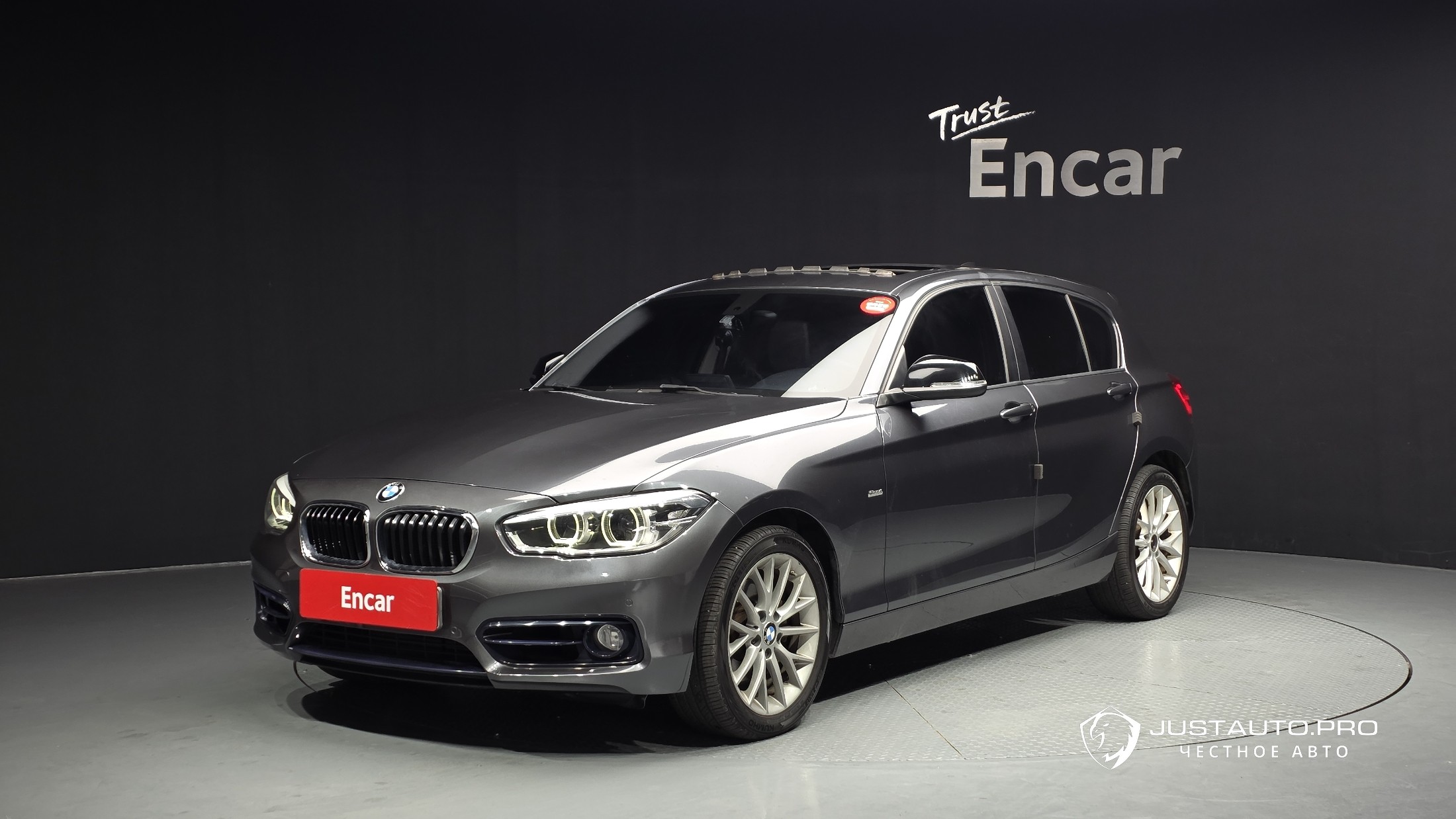 Автомобиль BMW 1-Series