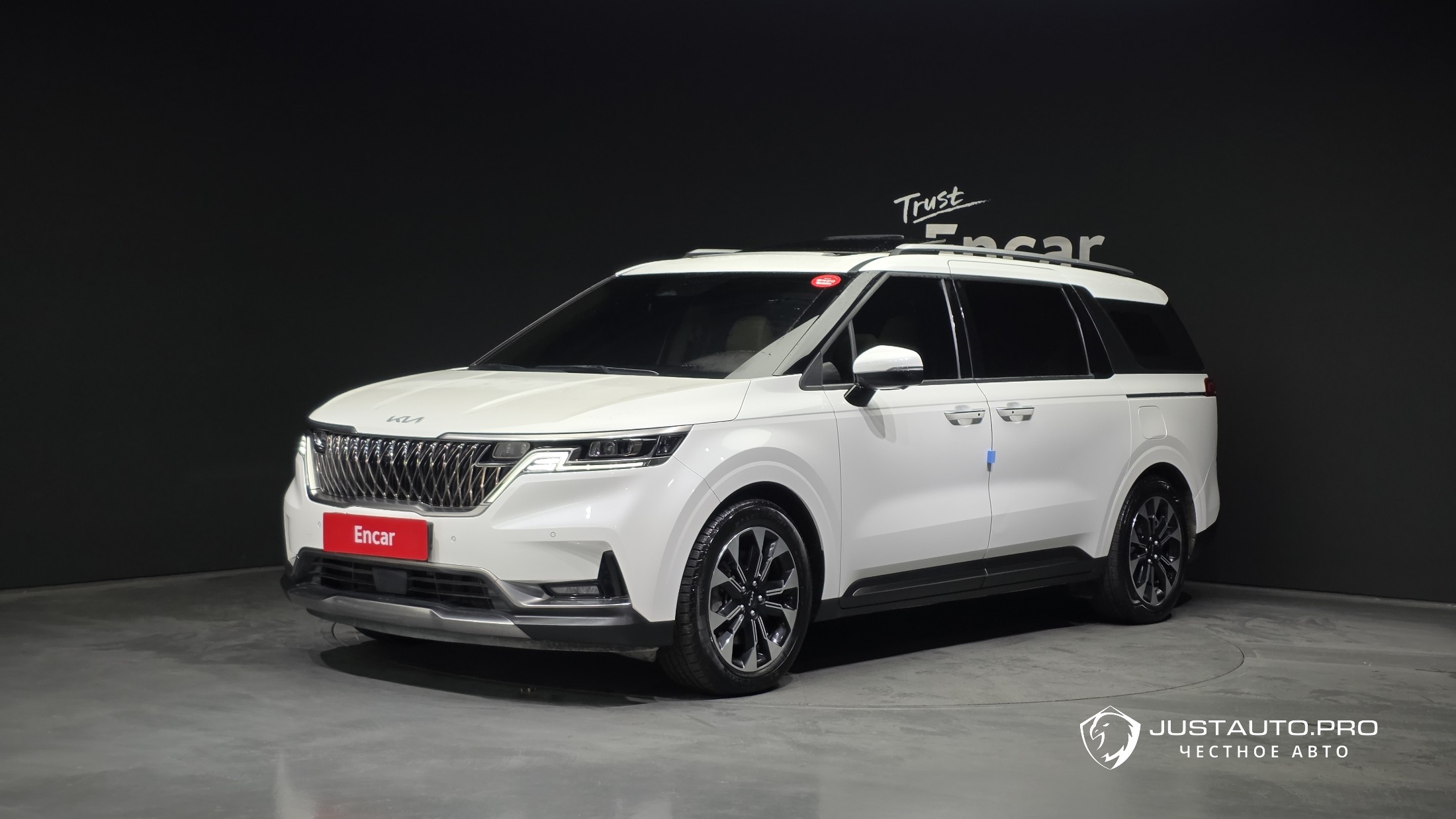 Автомобиль Kia Canival