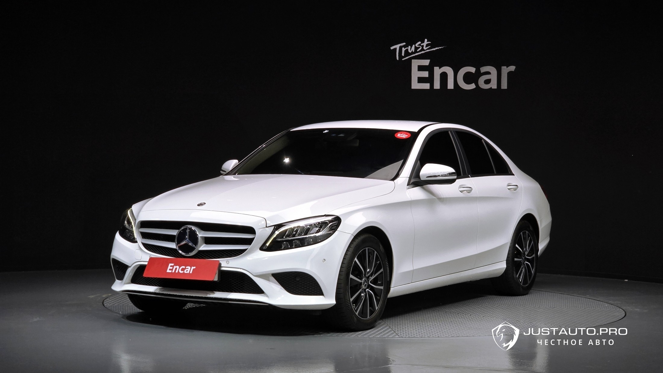 Автомобиль Mercedes-Benz C-Class