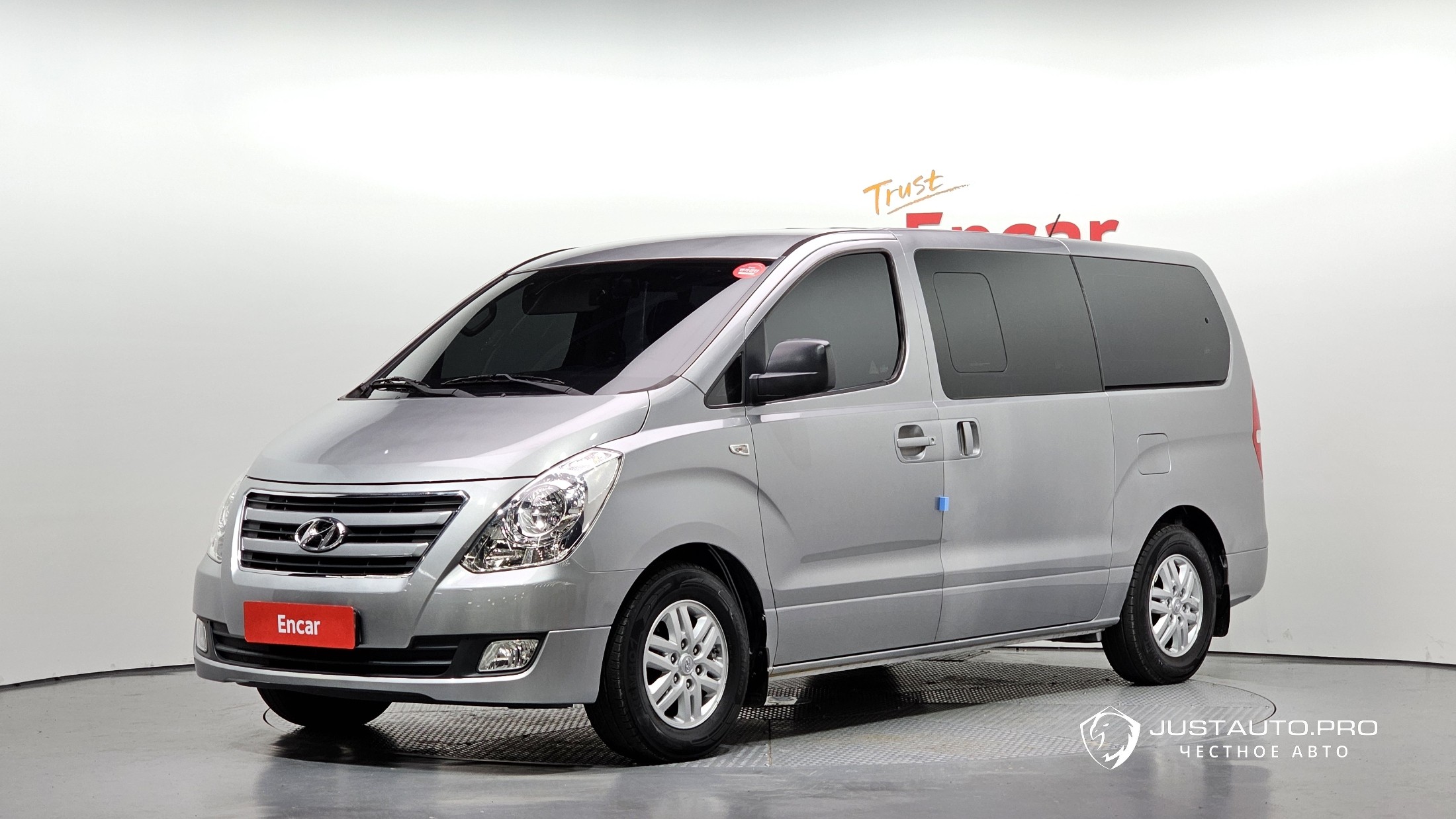 Автомобиль Hyundai Starex