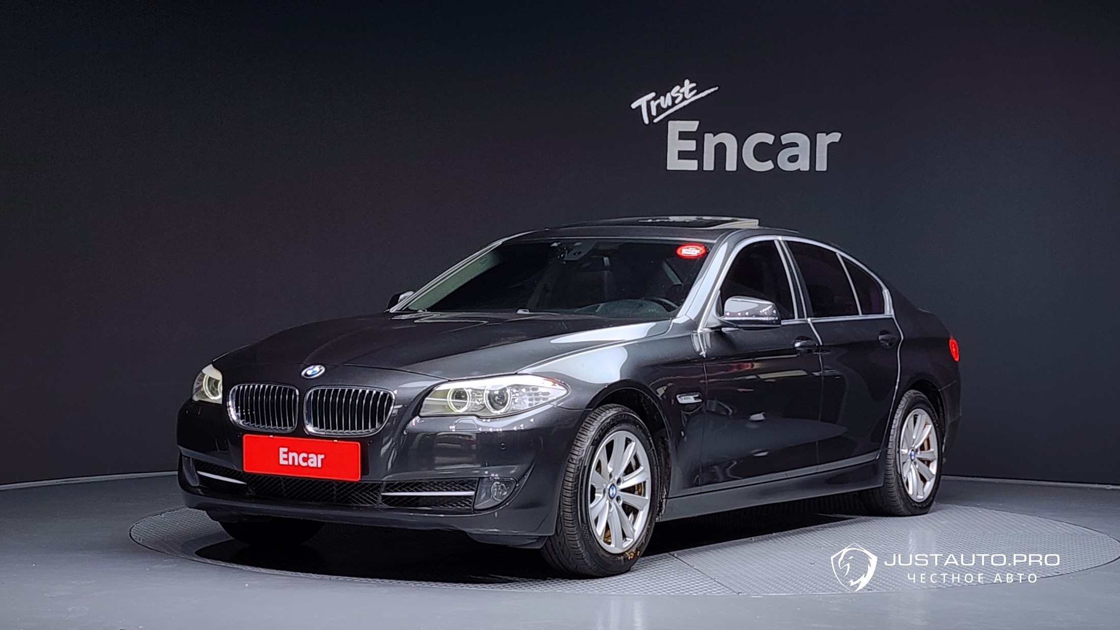 Автомобиль BMW 5-Series