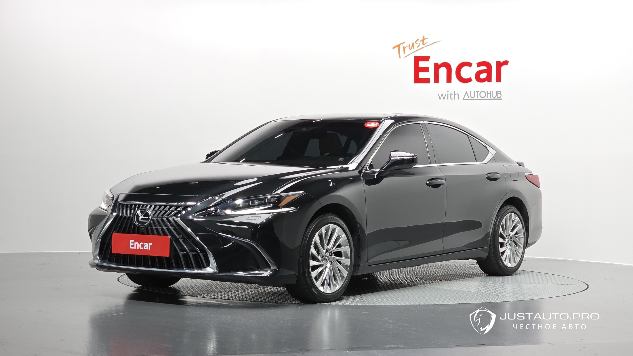 Автомобиль Lexus ES