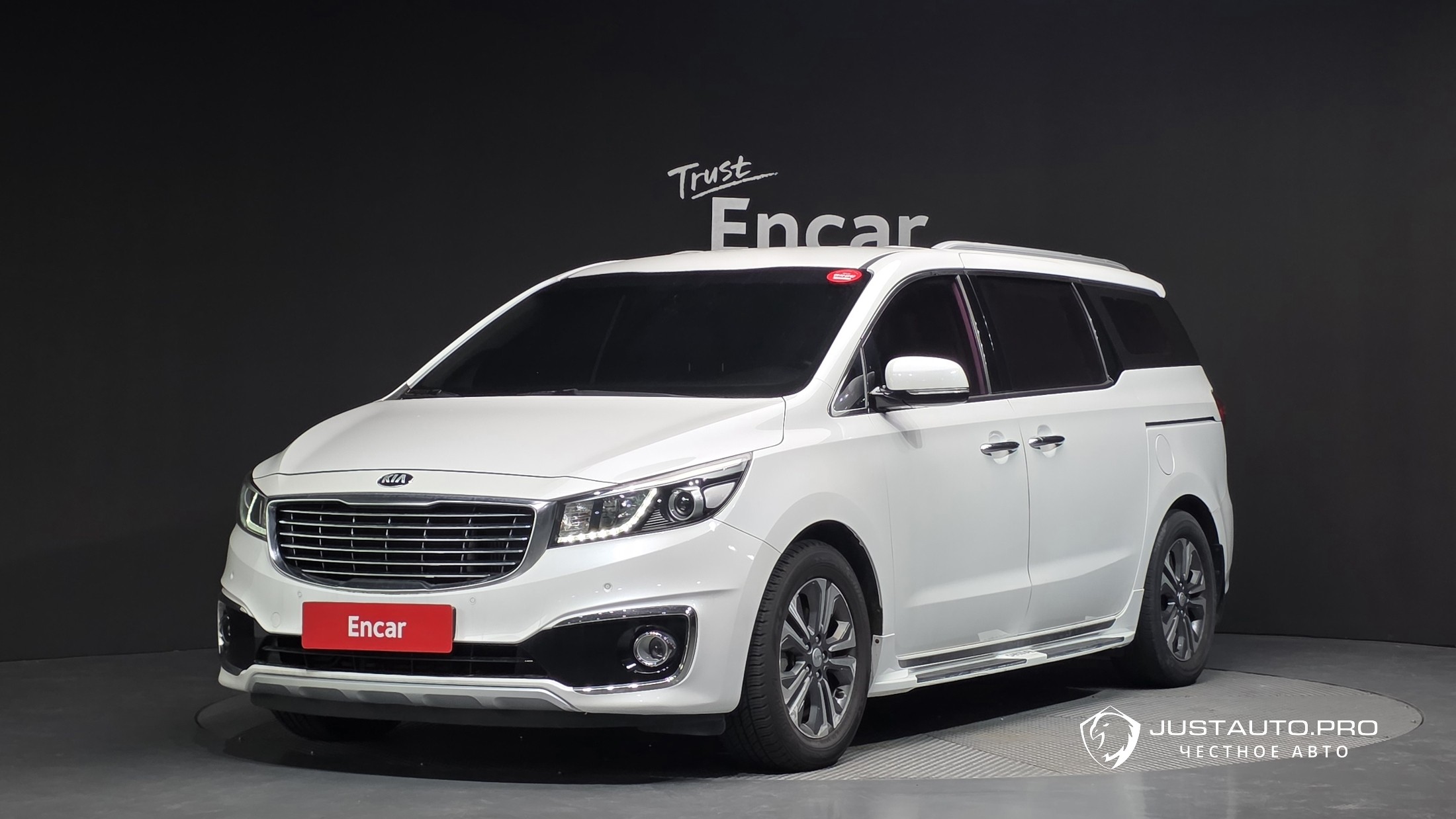 Автомобиль Kia Canival