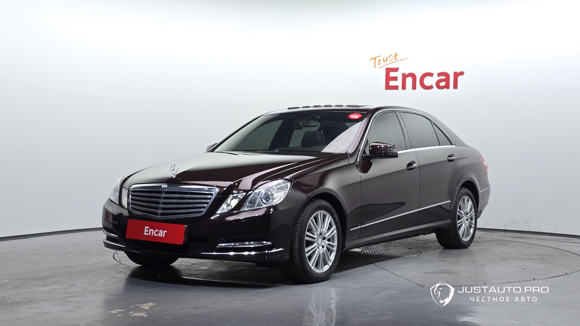 Автомобиль Mercedes-Benz E-Class