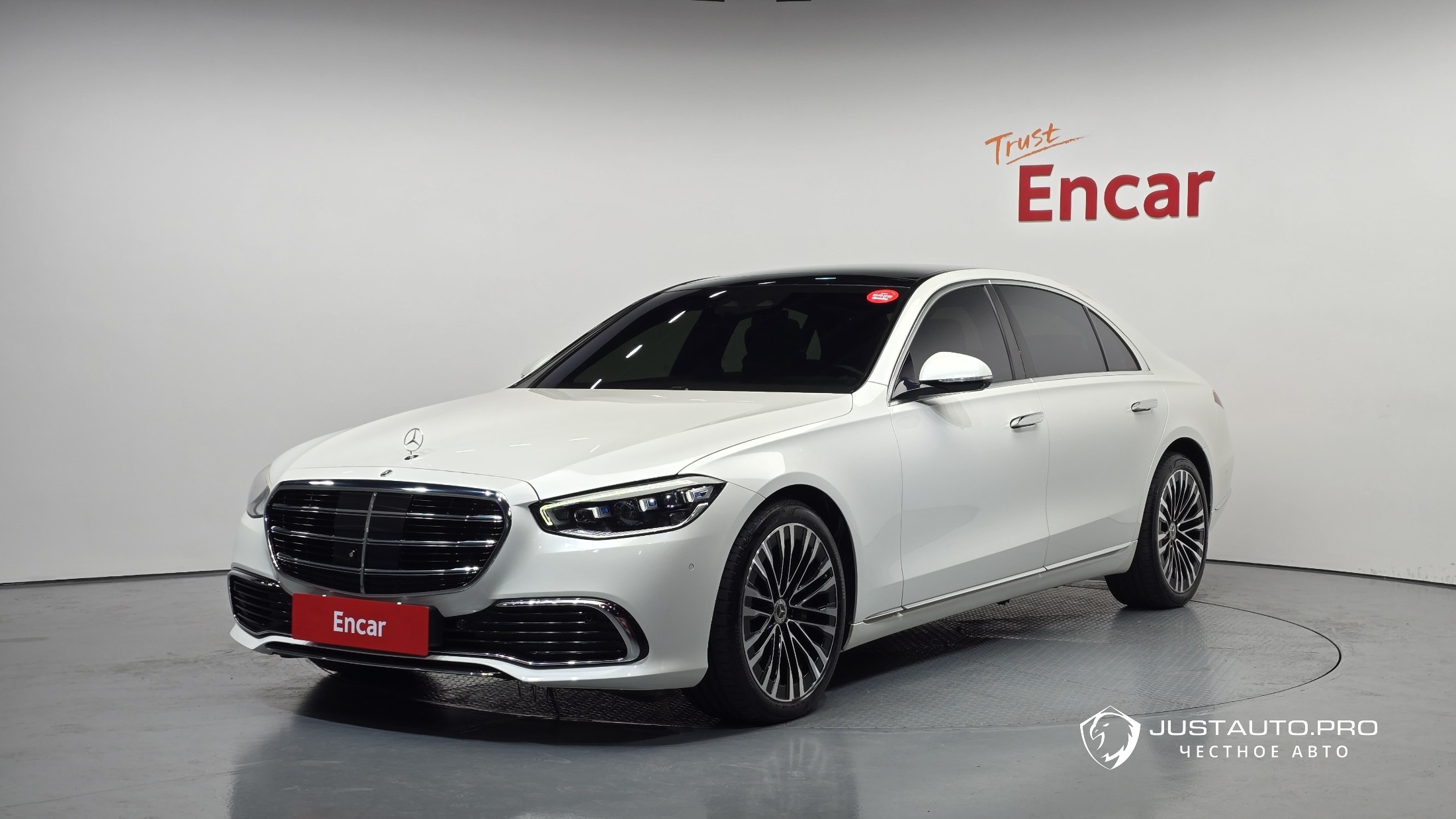 Автомобиль Mercedes-Benz S-Class