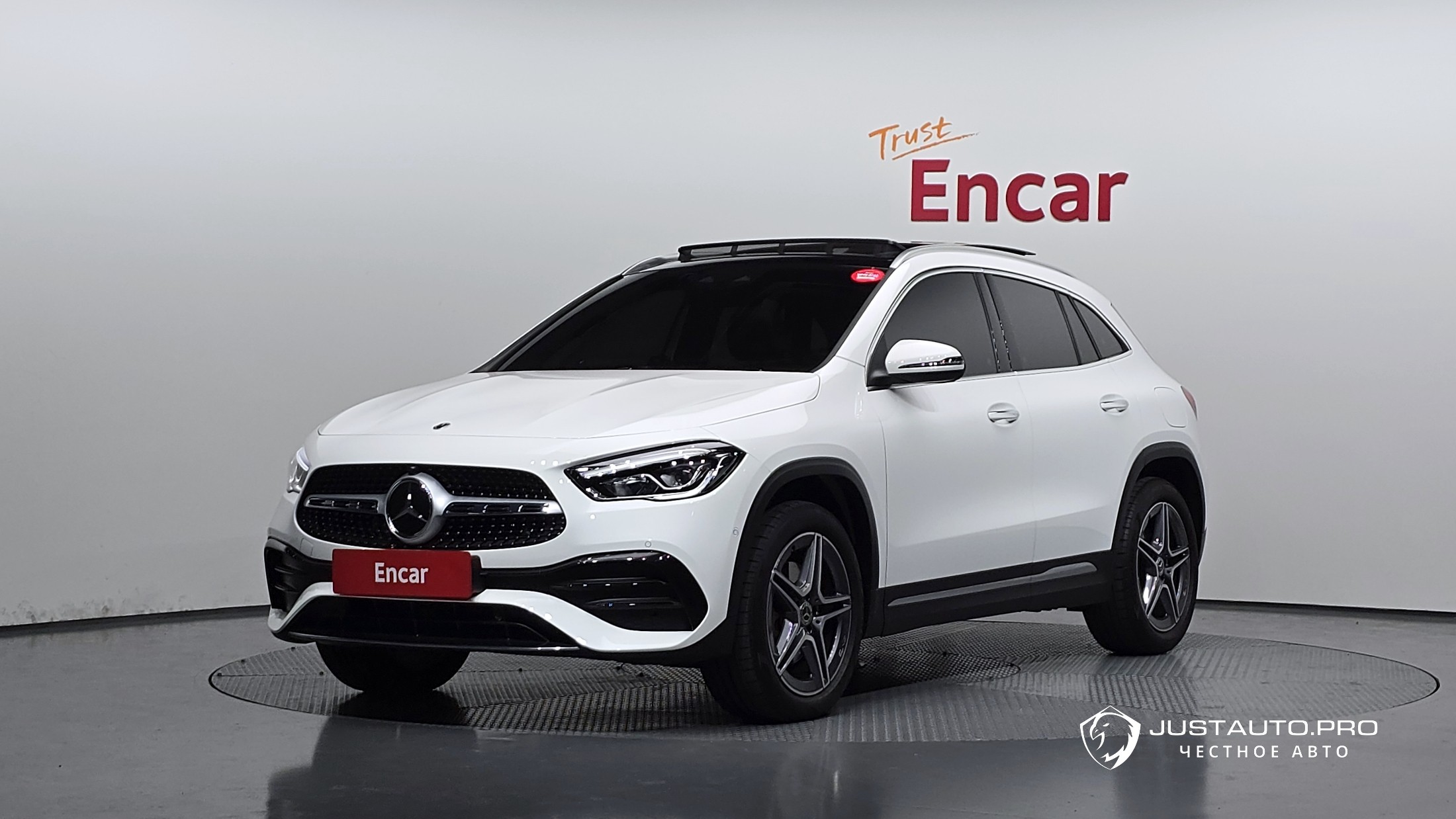 Автомобиль Mercedes-Benz GLA-Class