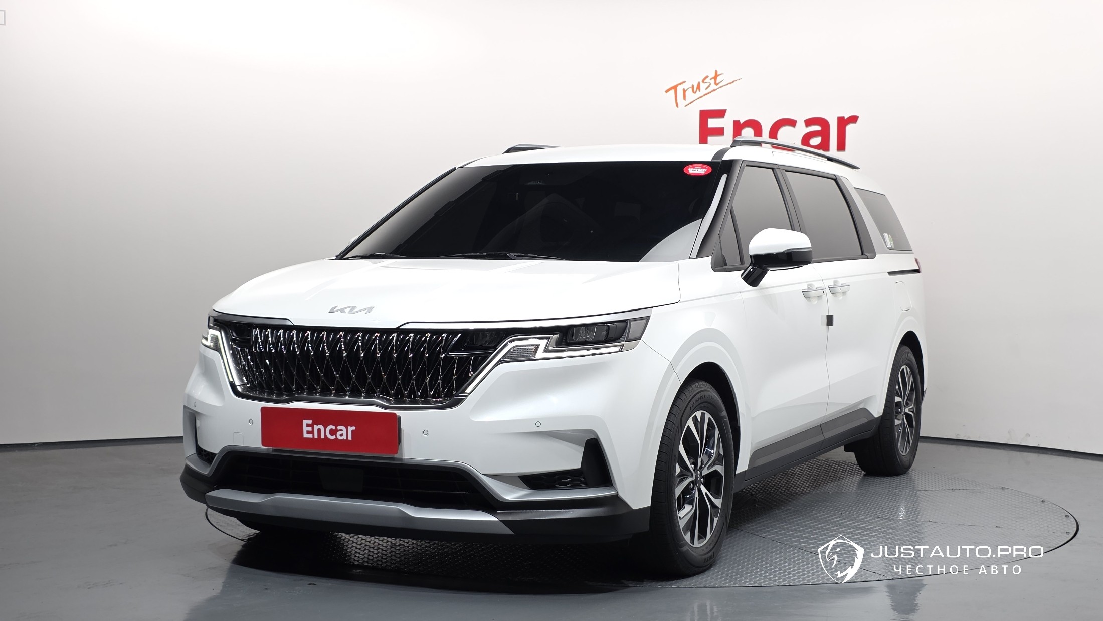 Автомобиль Kia Canival