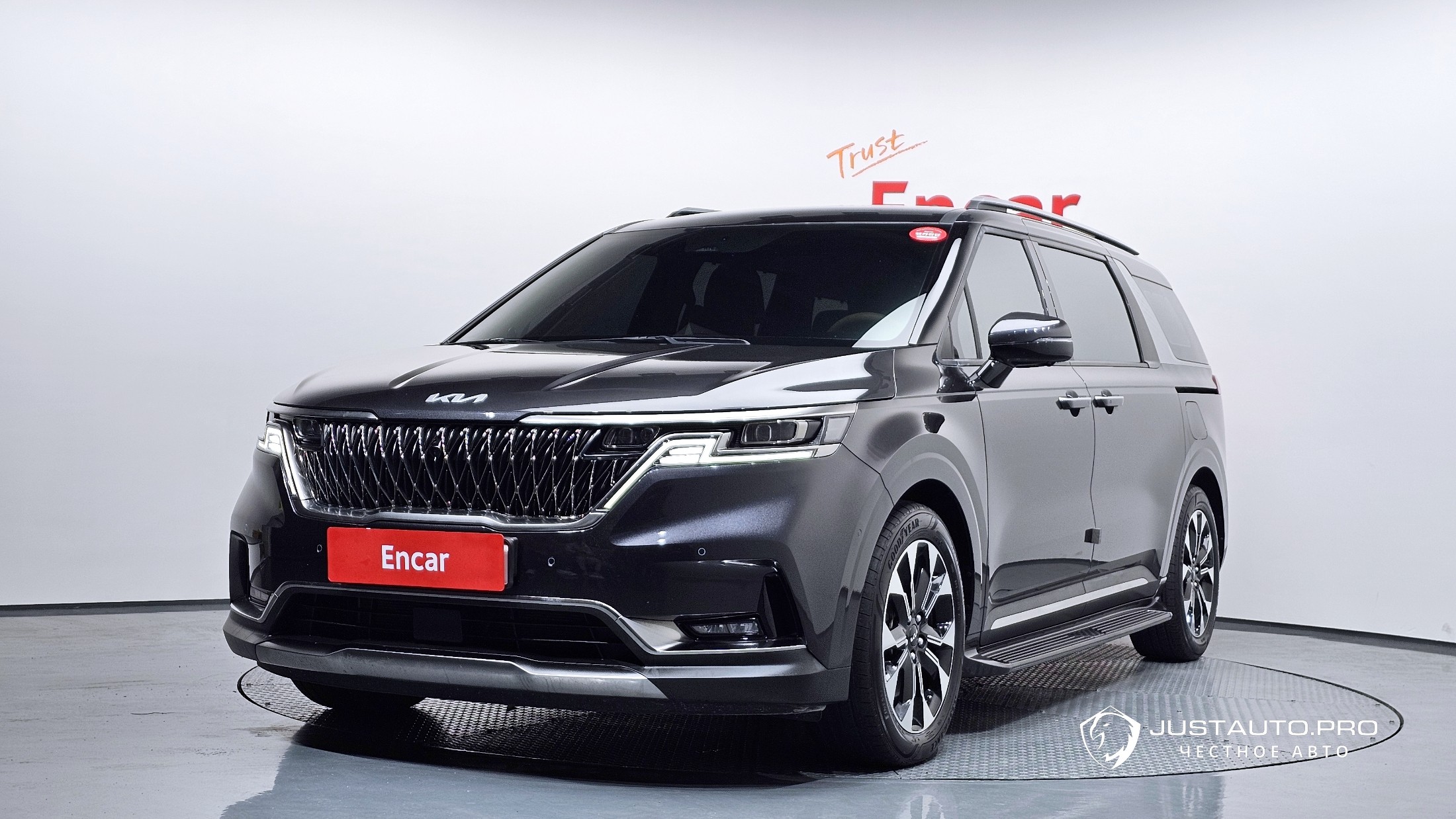 Автомобиль Kia Canival