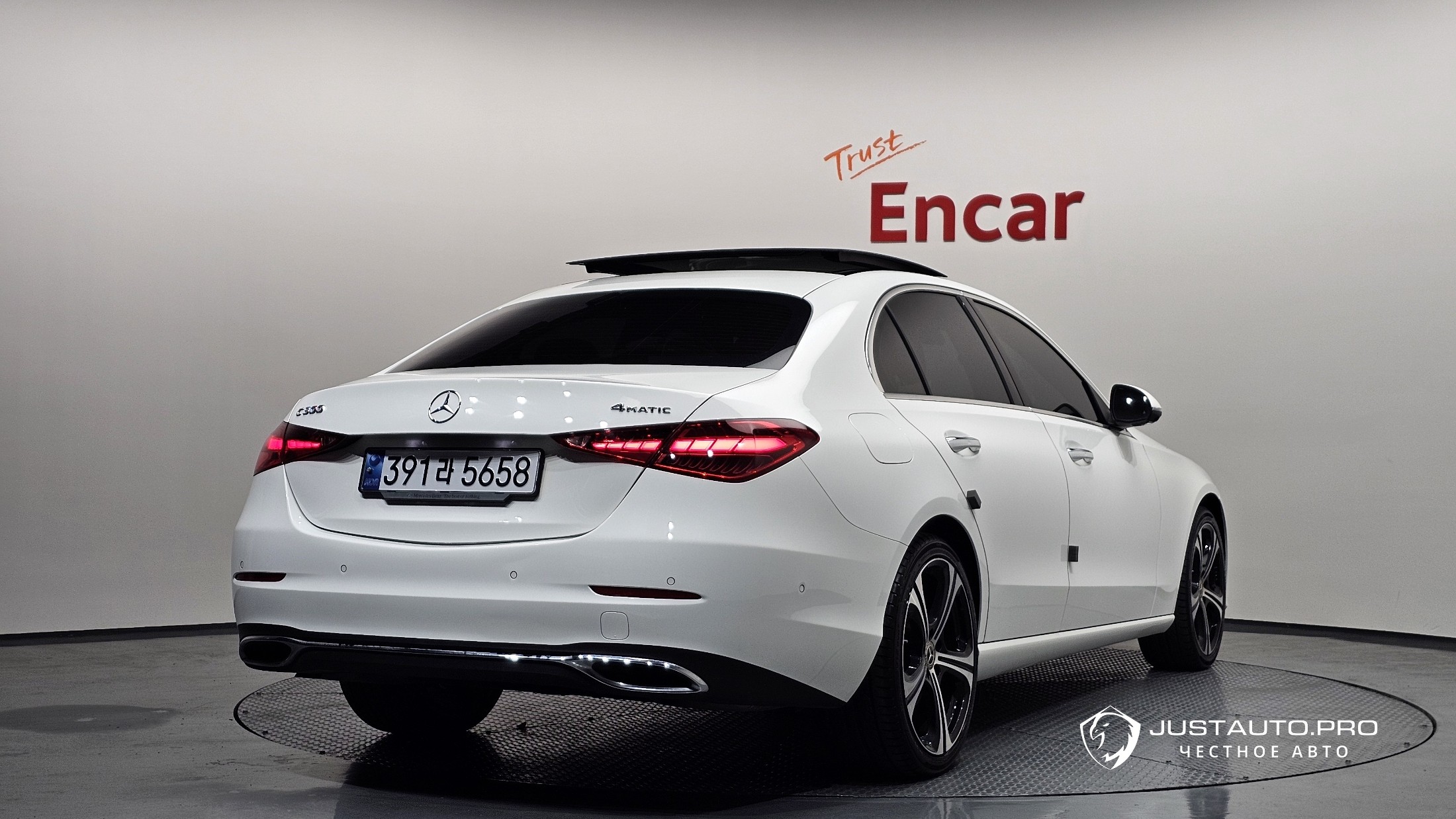 Автомобиль Mercedes-Benz C-Class