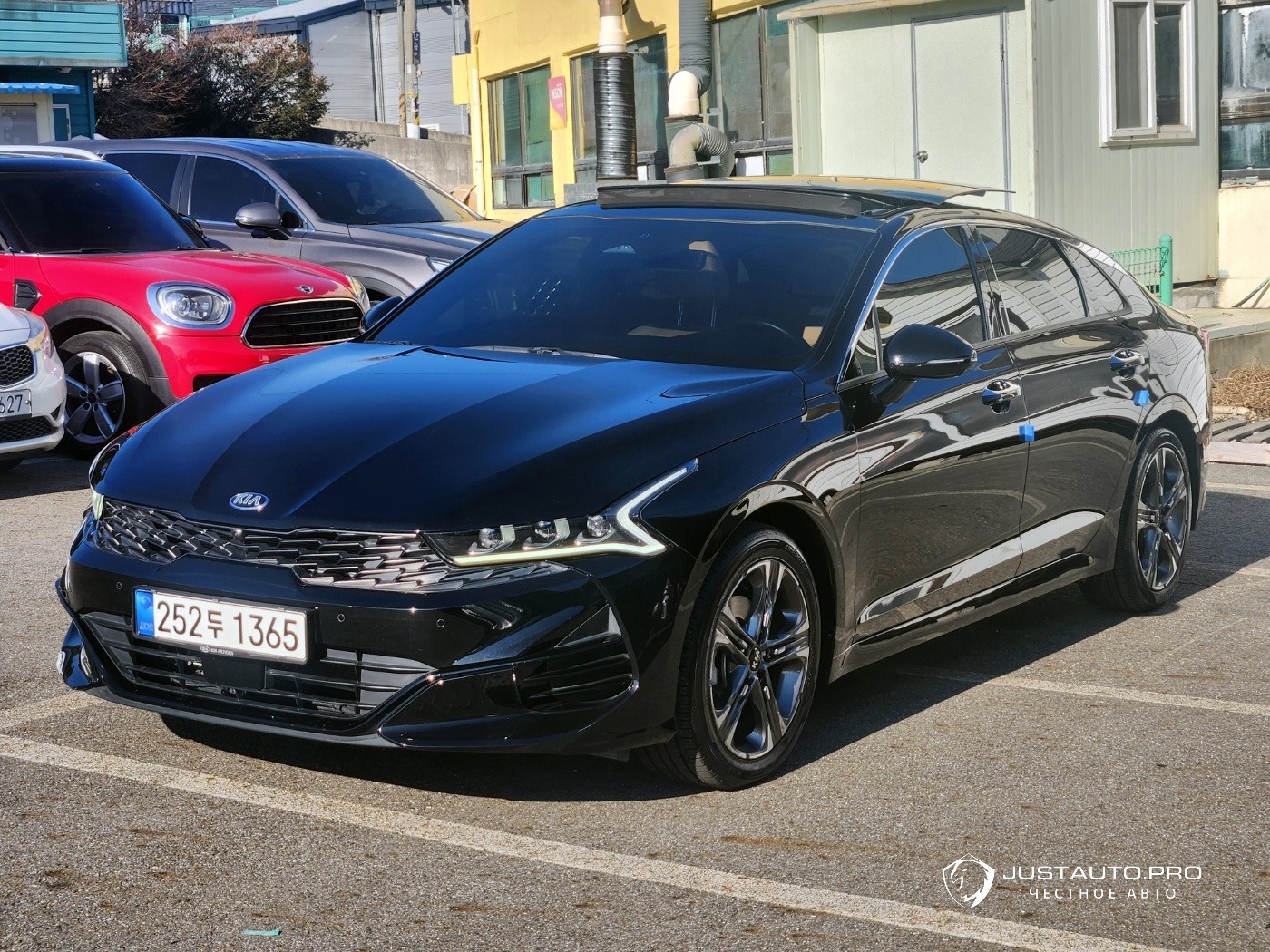 Автомобиль Kia K5