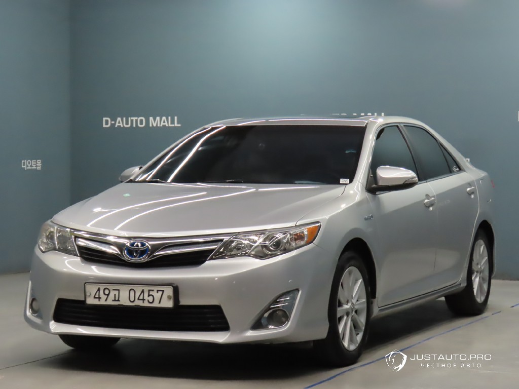 Автомобиль Toyota Camry
