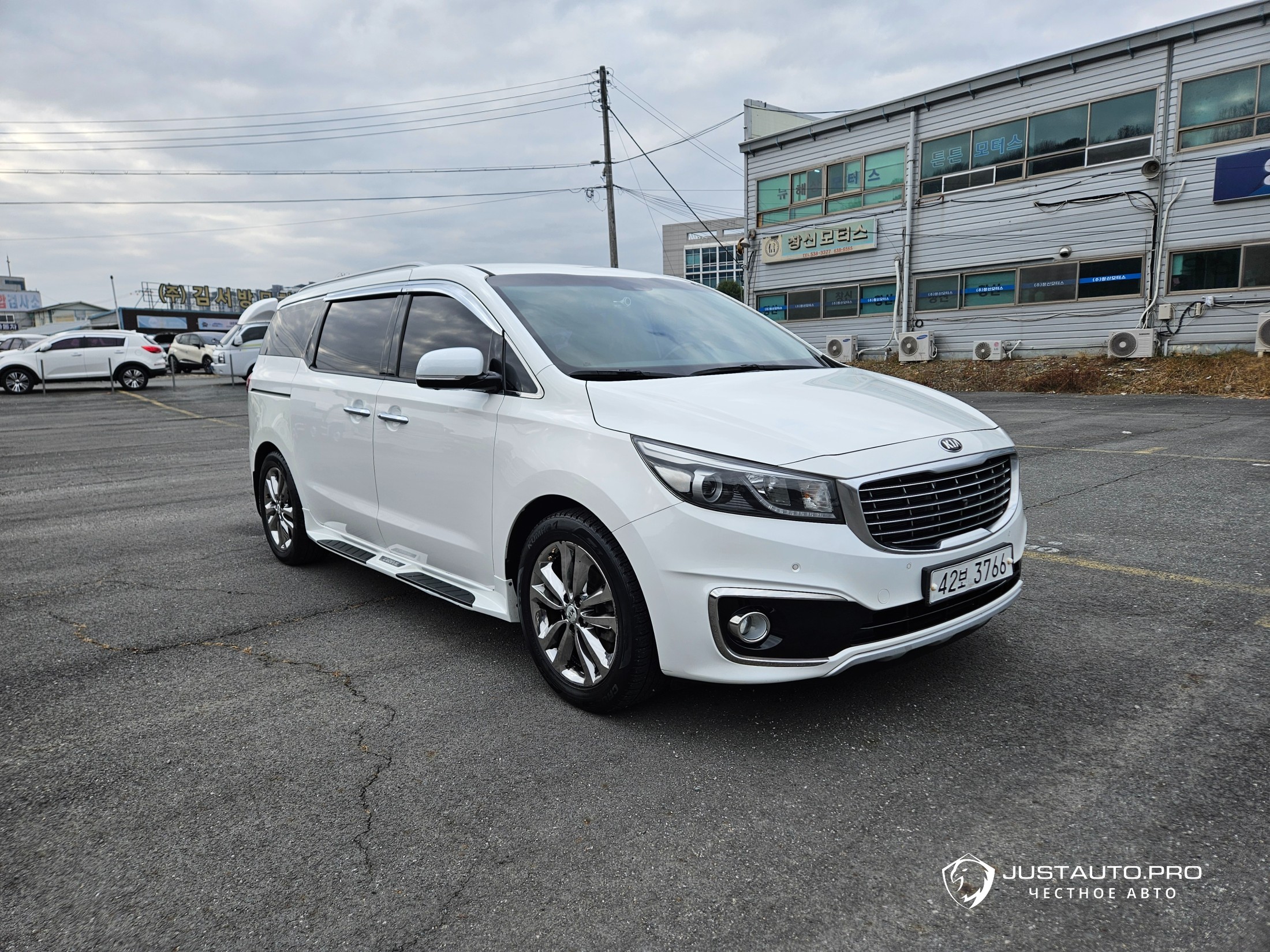 Автомобиль Kia Canival
