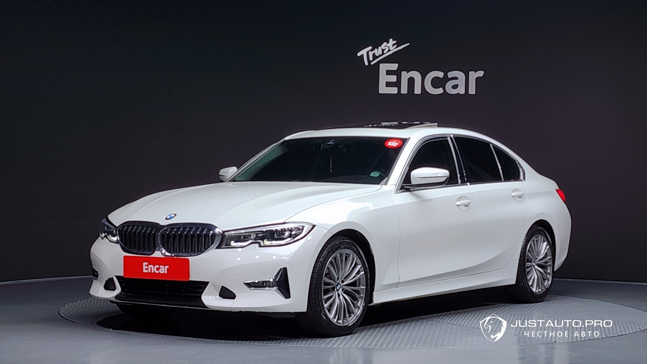 Автомобиль BMW 3-Series