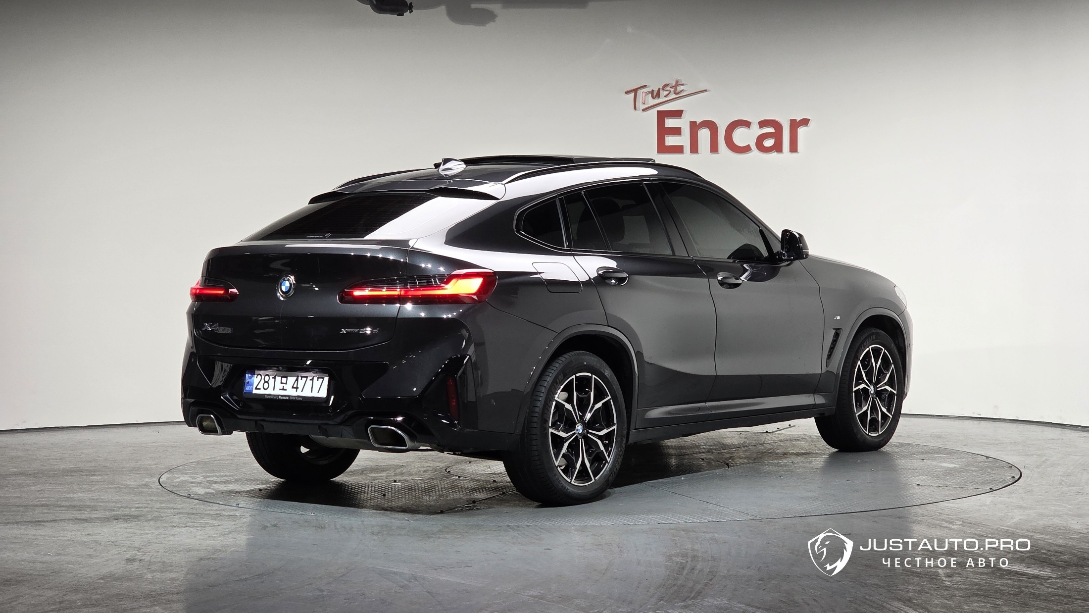 Автомобиль BMW X4