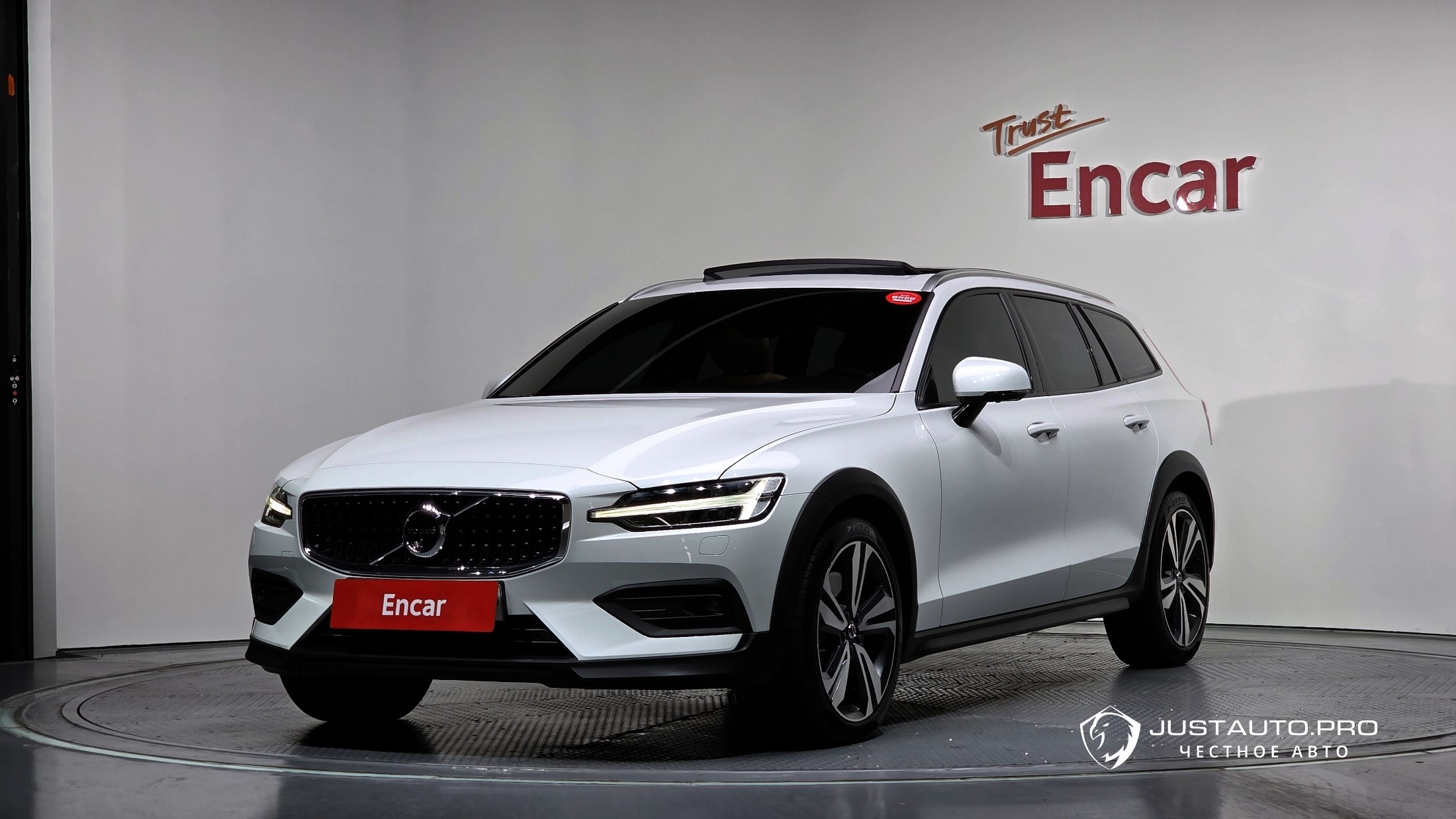 Автомобиль Volvo V60