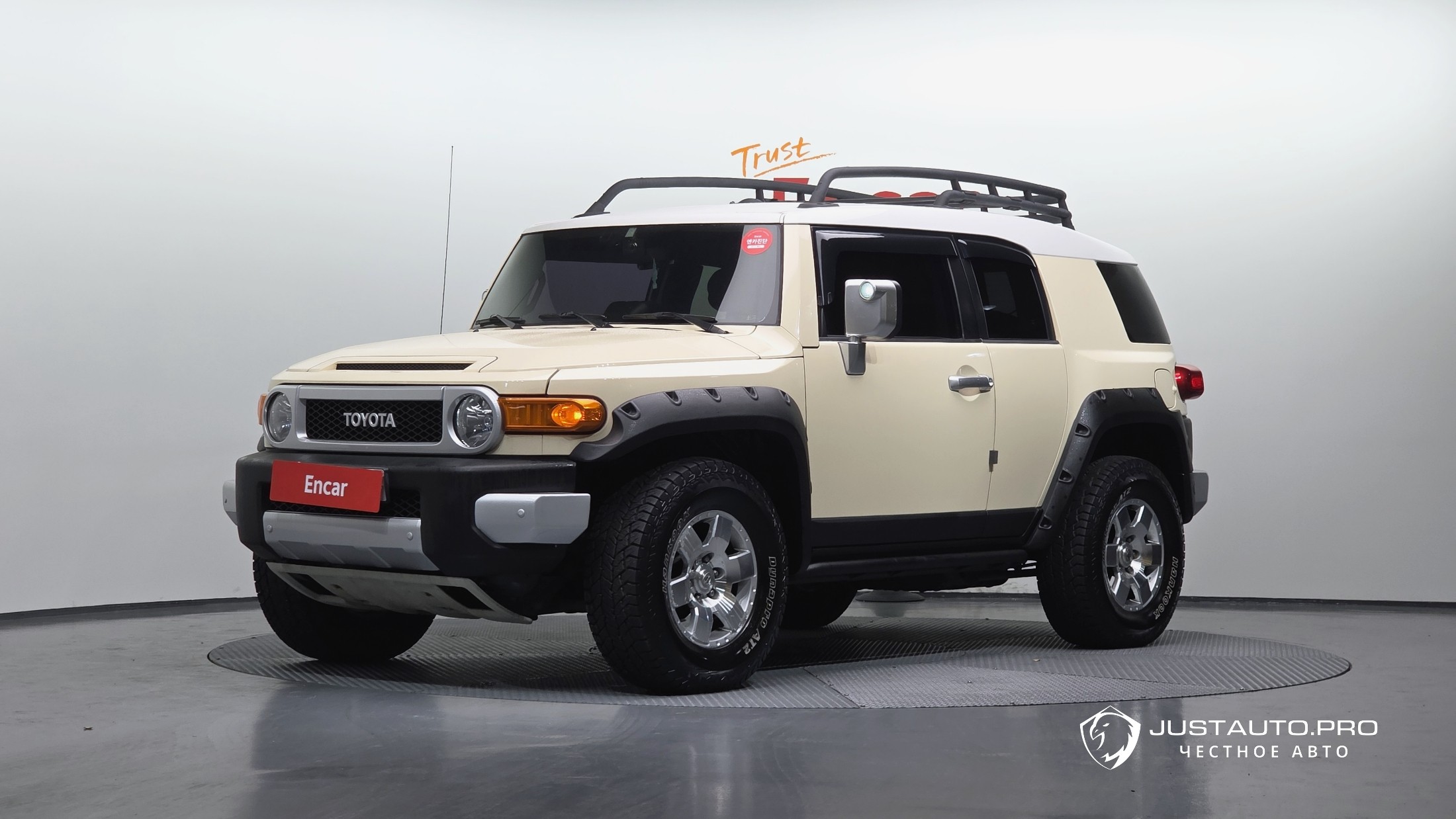 Автомобиль Toyota FJ Cruiser