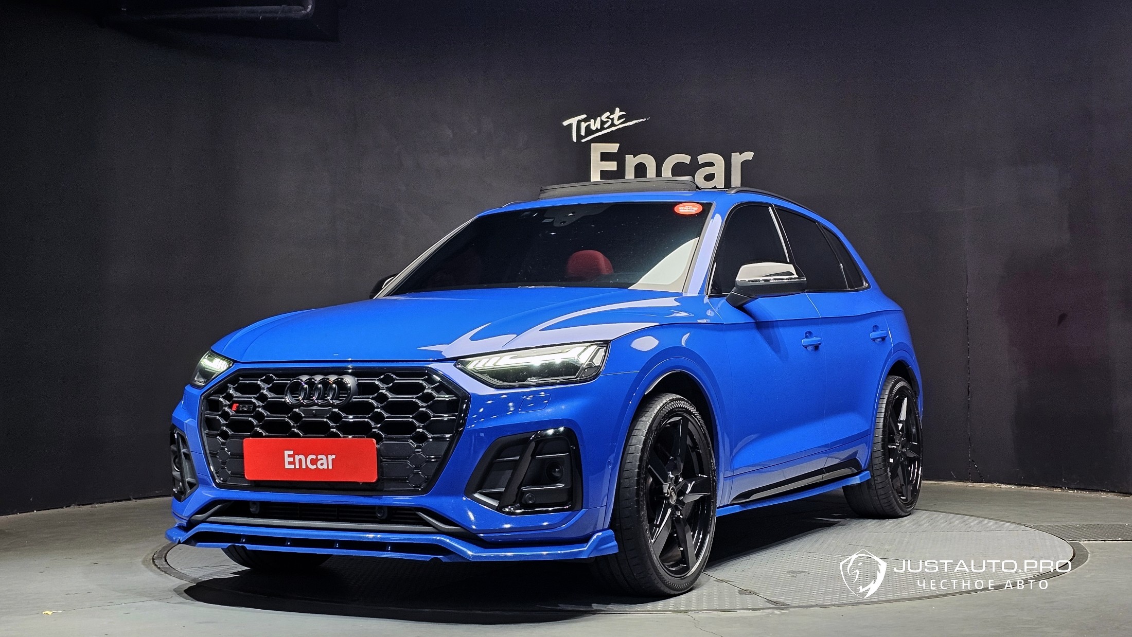 Автомобиль Audi SQ5