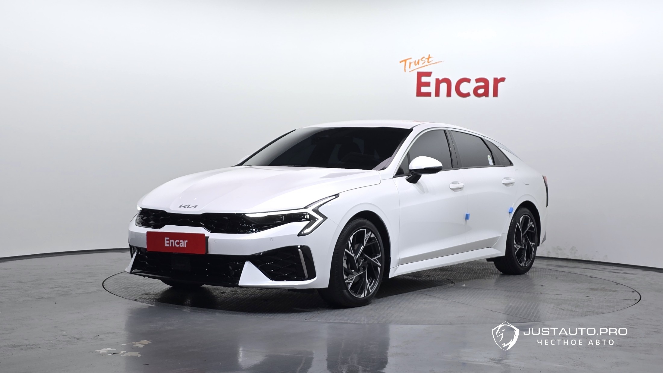 Автомобиль Kia K5