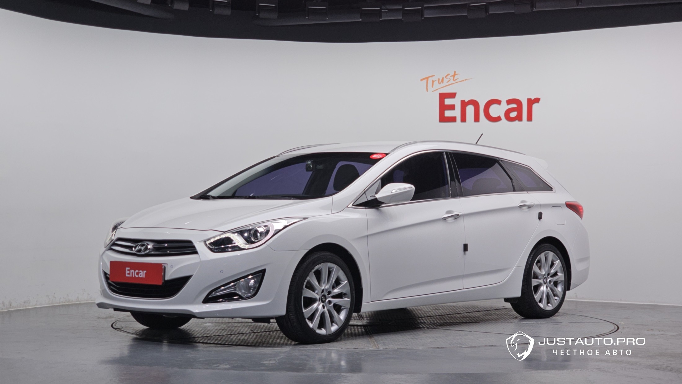 Автомобиль Hyundai i40