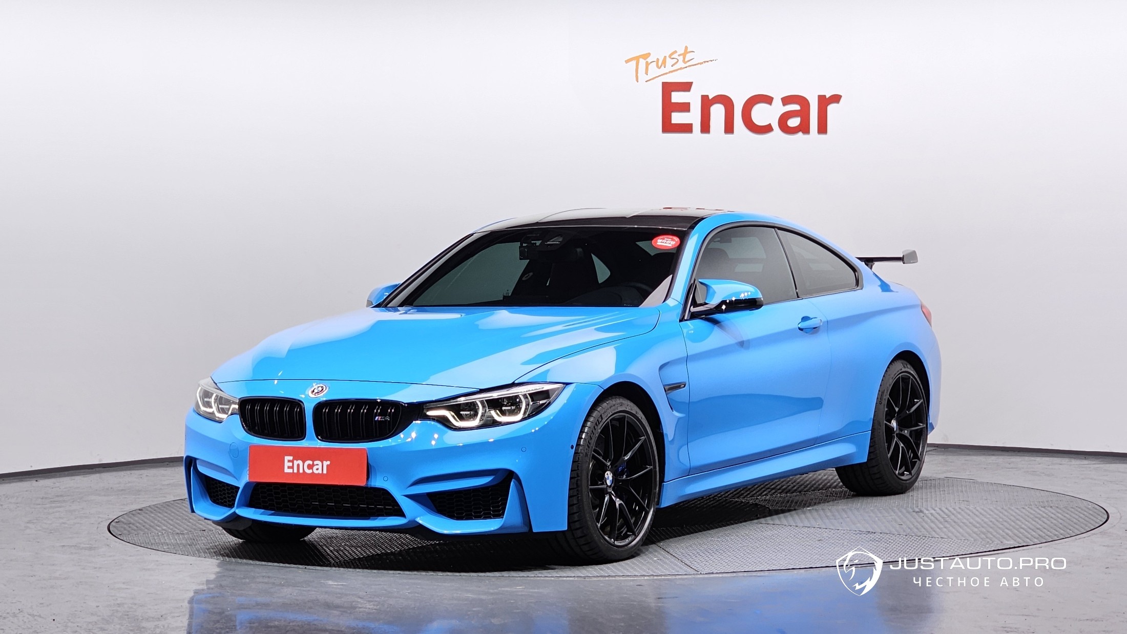 Автомобиль BMW M4