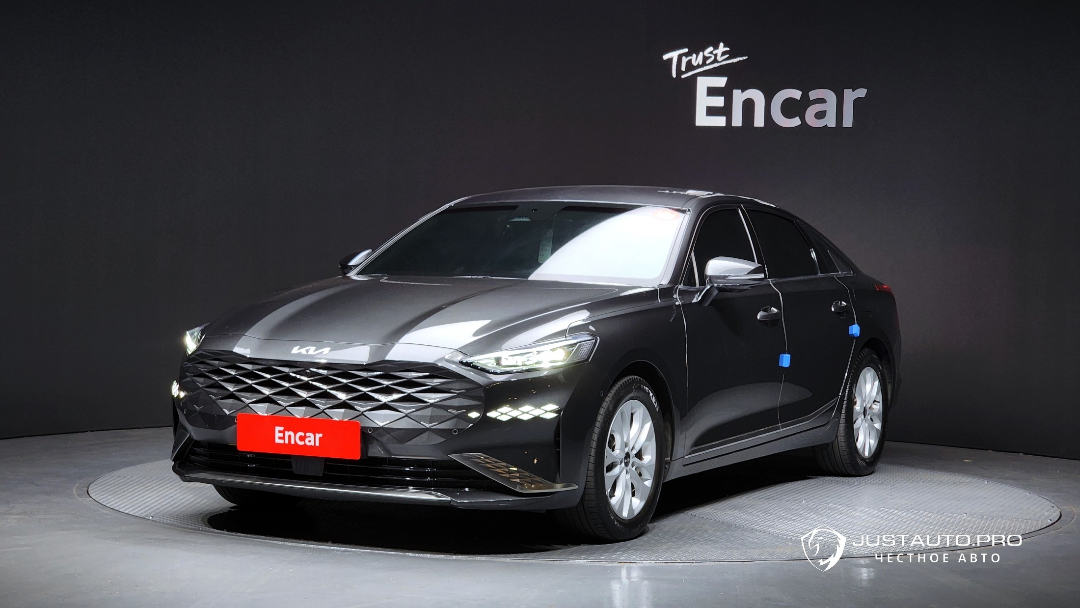 Автомобиль Kia K8
