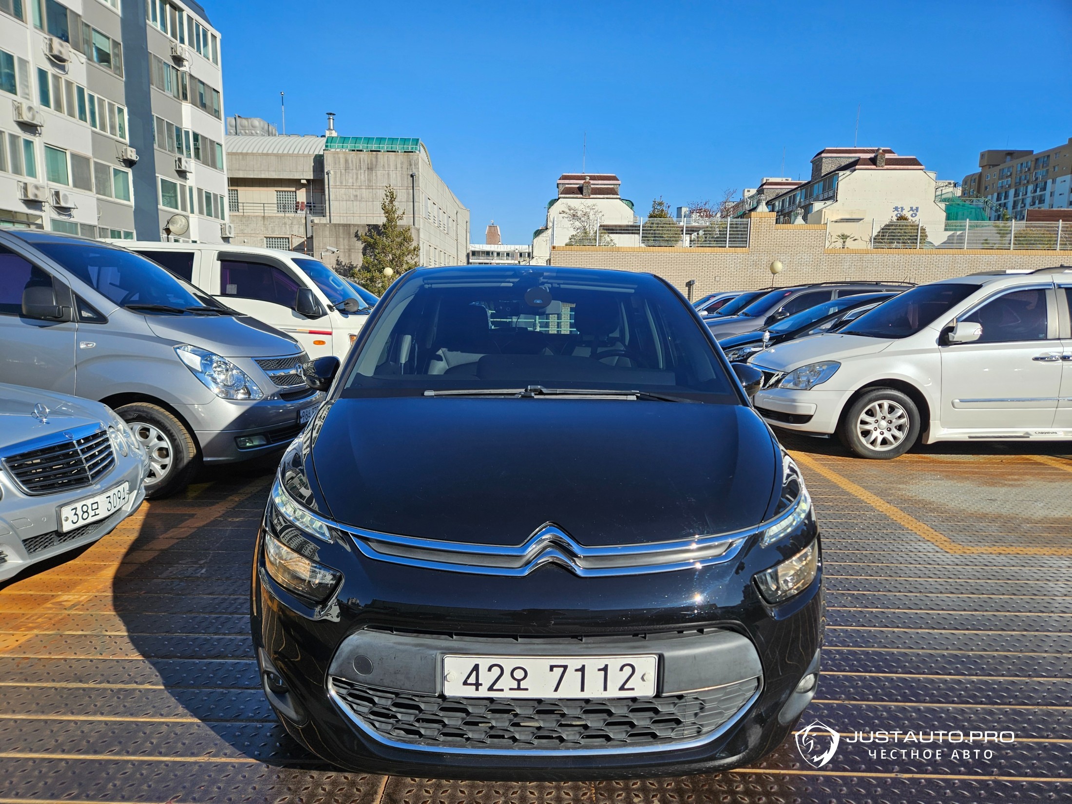 Автомобиль Citroen-DS C4 Picasso