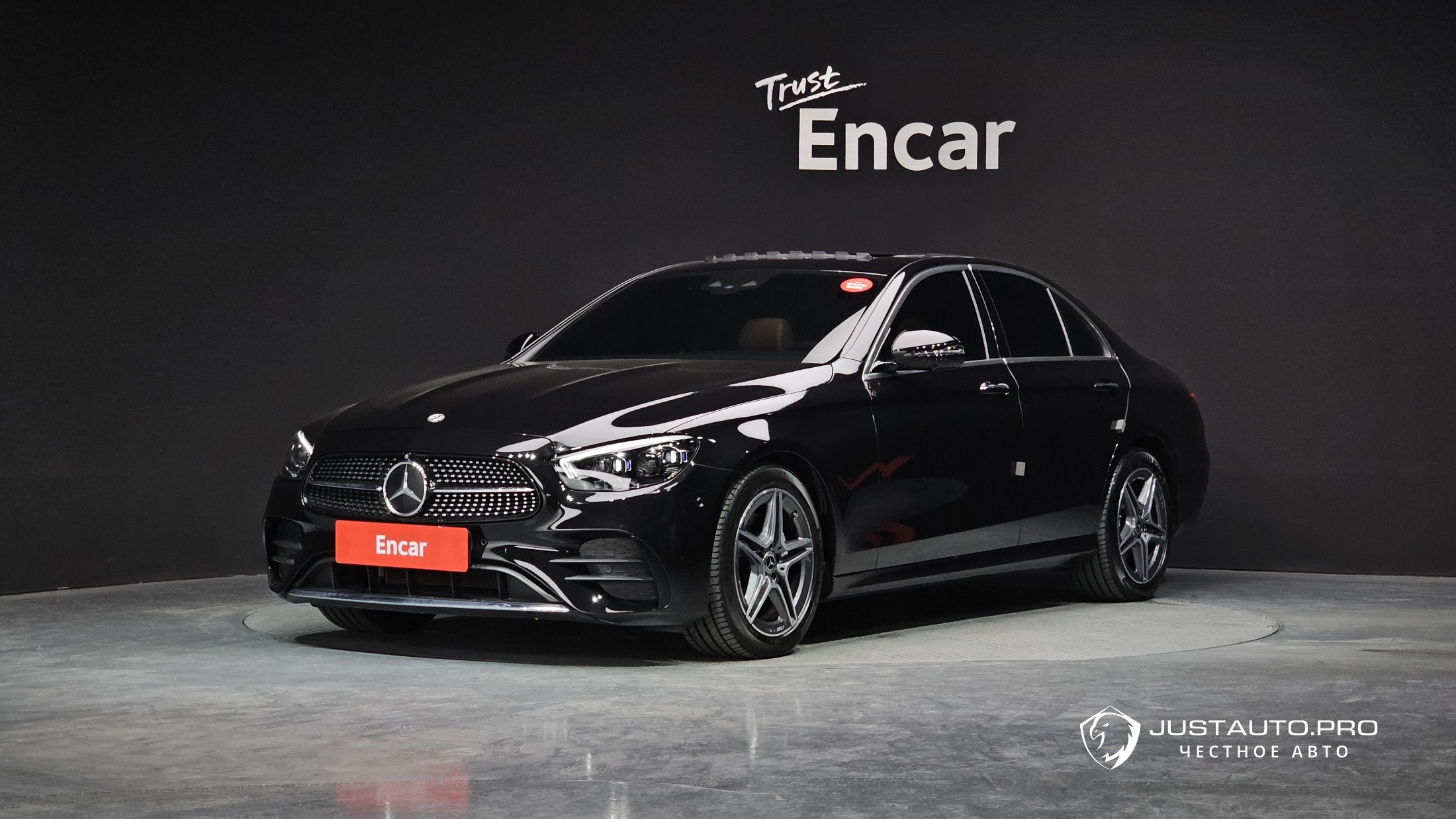 Автомобиль Mercedes-Benz E-Class