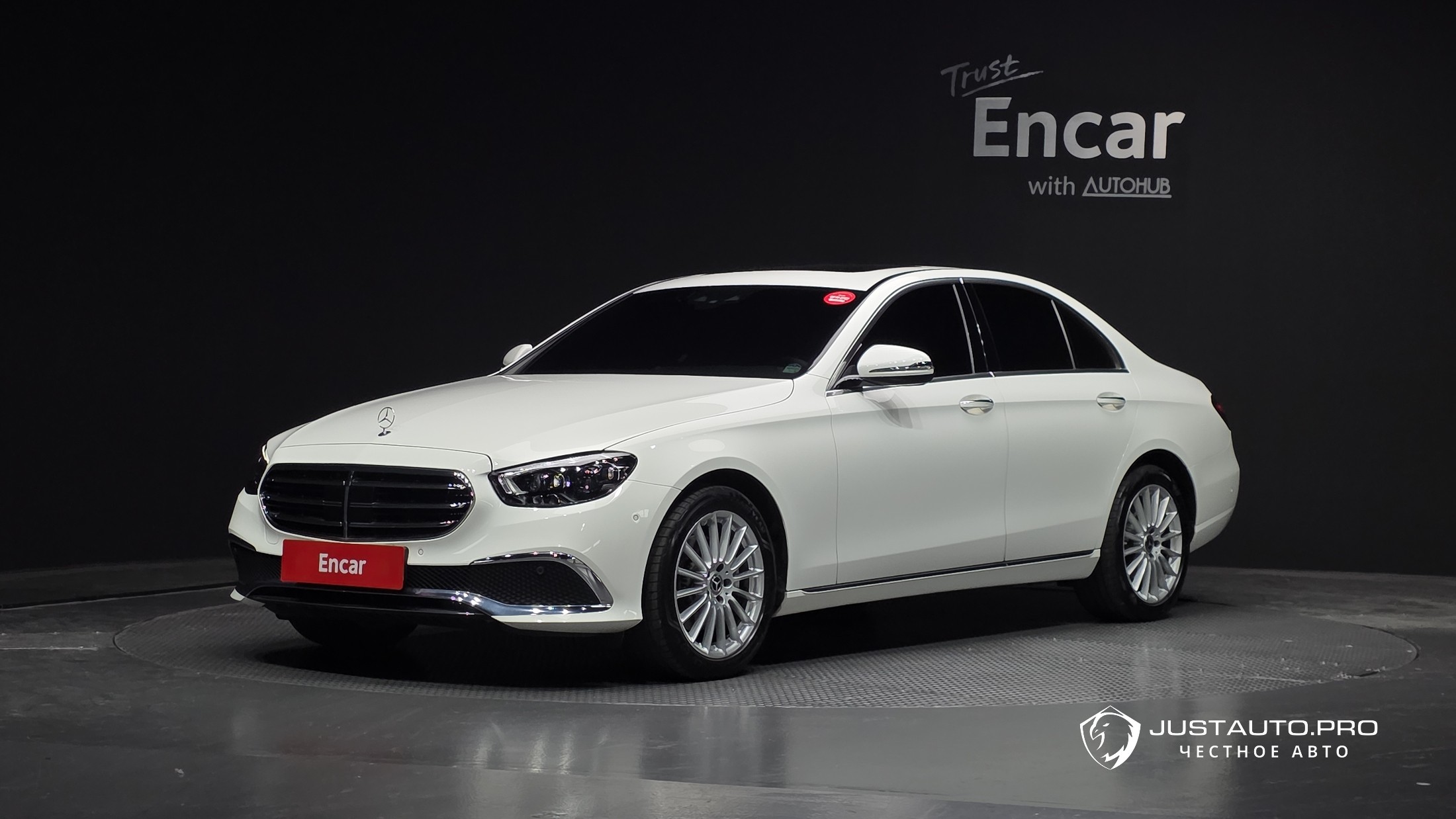 Автомобиль Mercedes-Benz E-Class