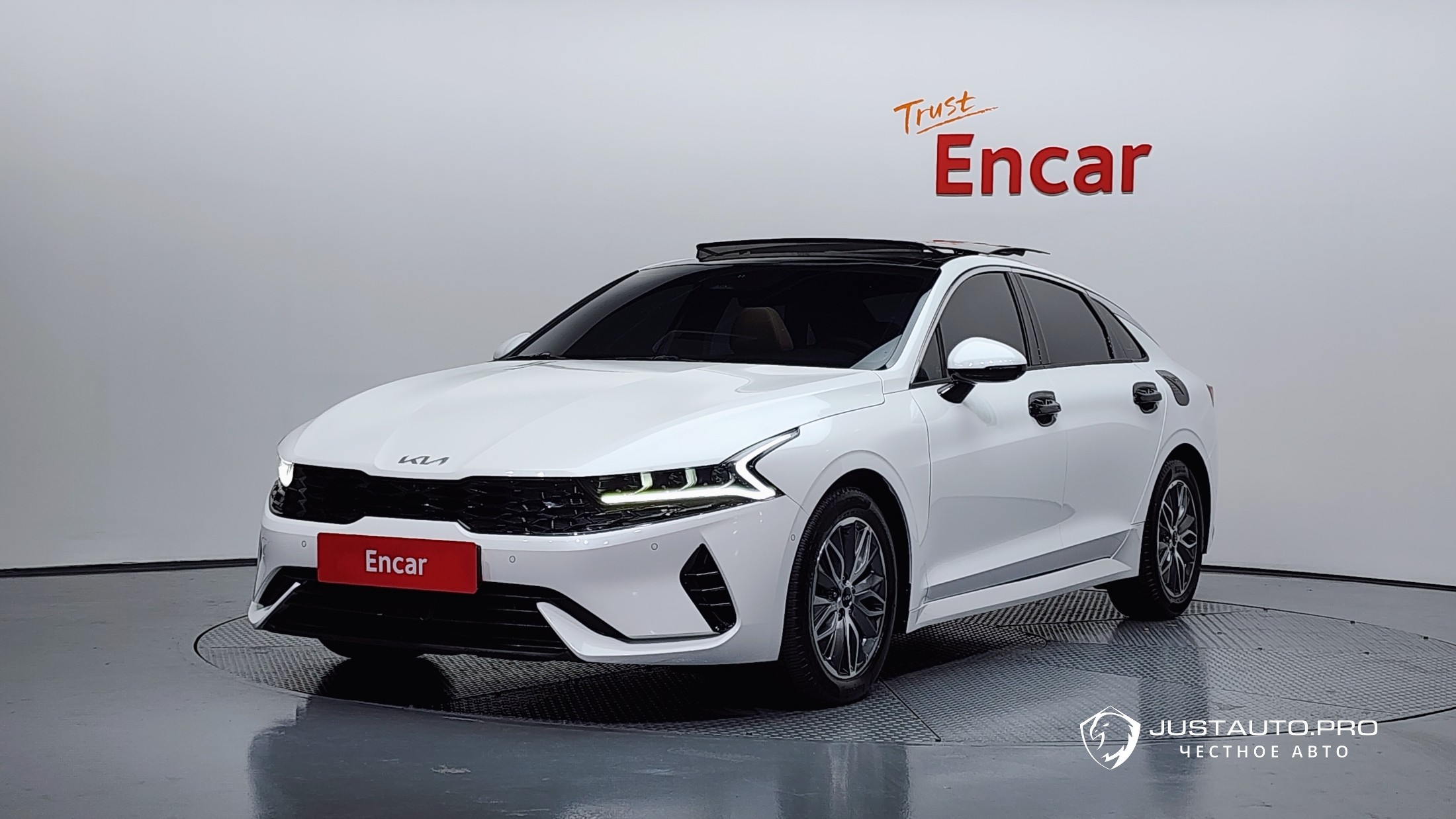 Автомобиль Kia K5