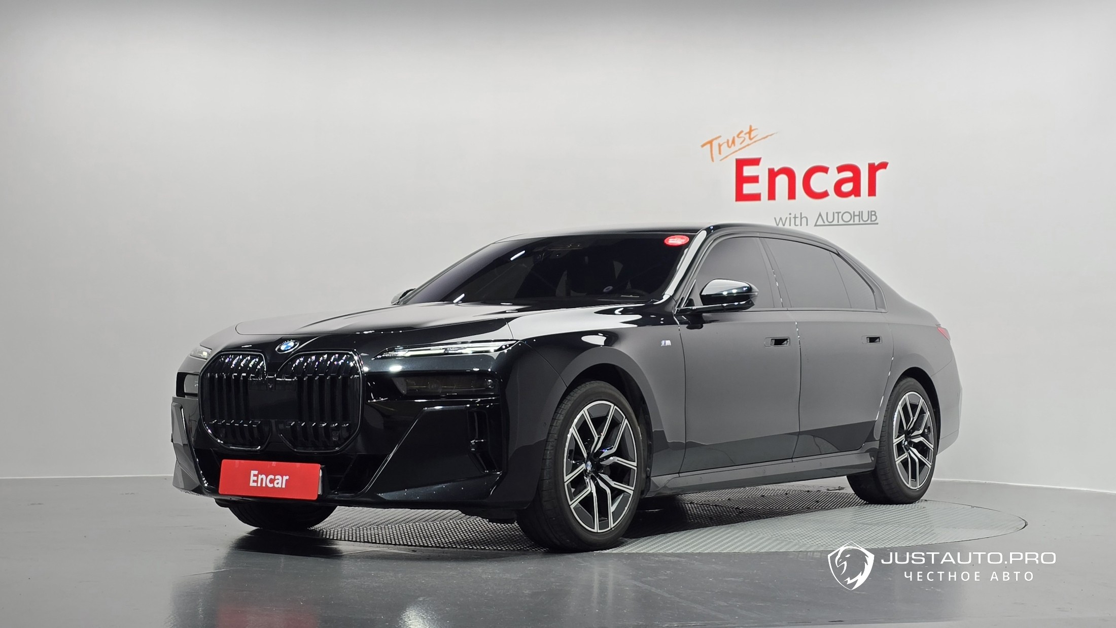 Автомобиль BMW 7-Series