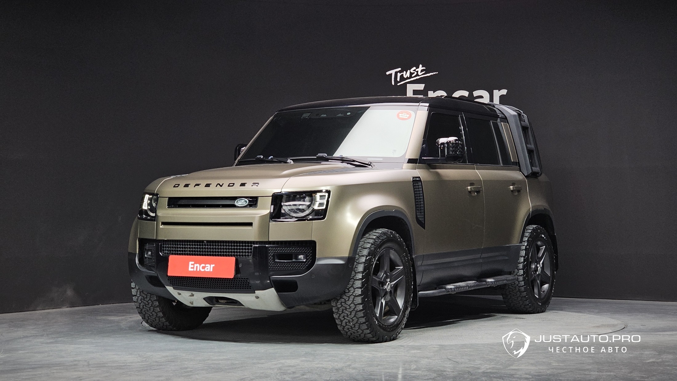 Автомобиль Land Rover Defender