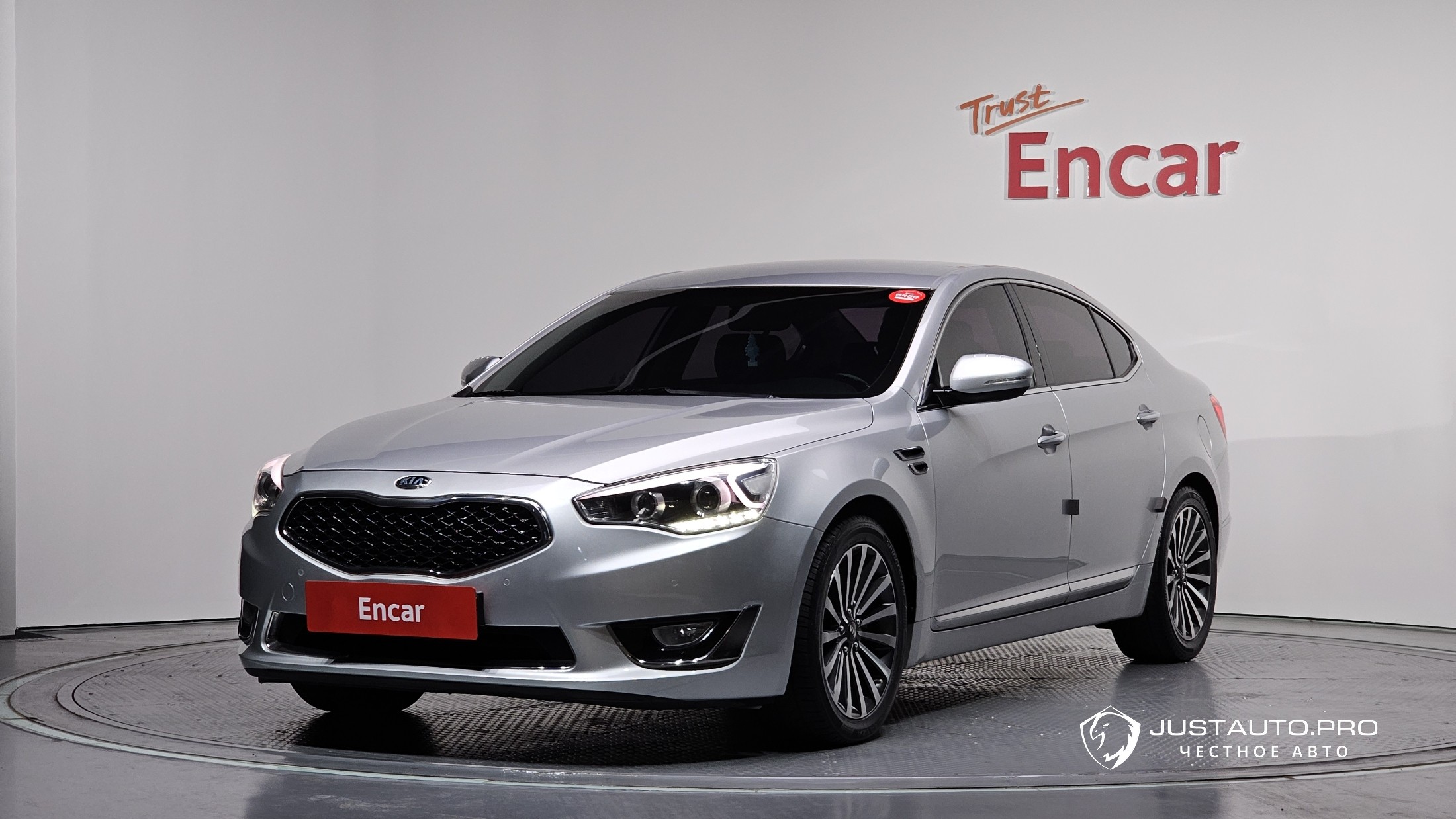 Автомобиль Kia K7