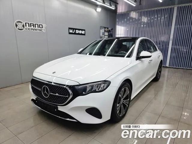 Автомобиль Mercedes-Benz E-Class