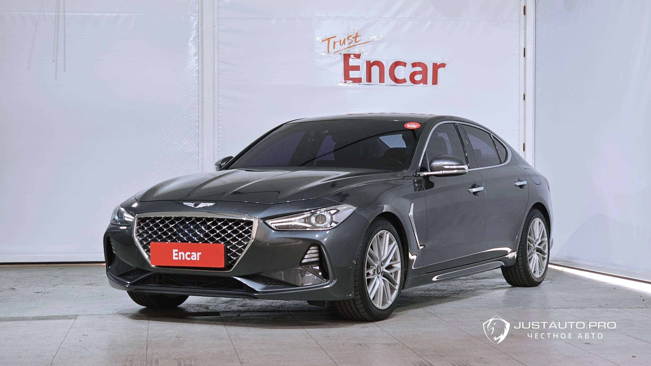 Автомобиль Genesis G70