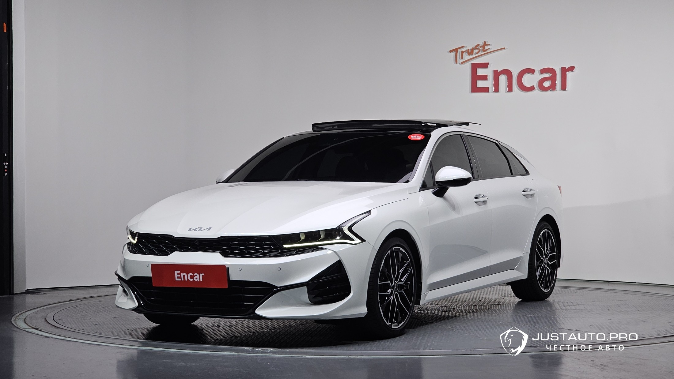 Автомобиль Kia K5