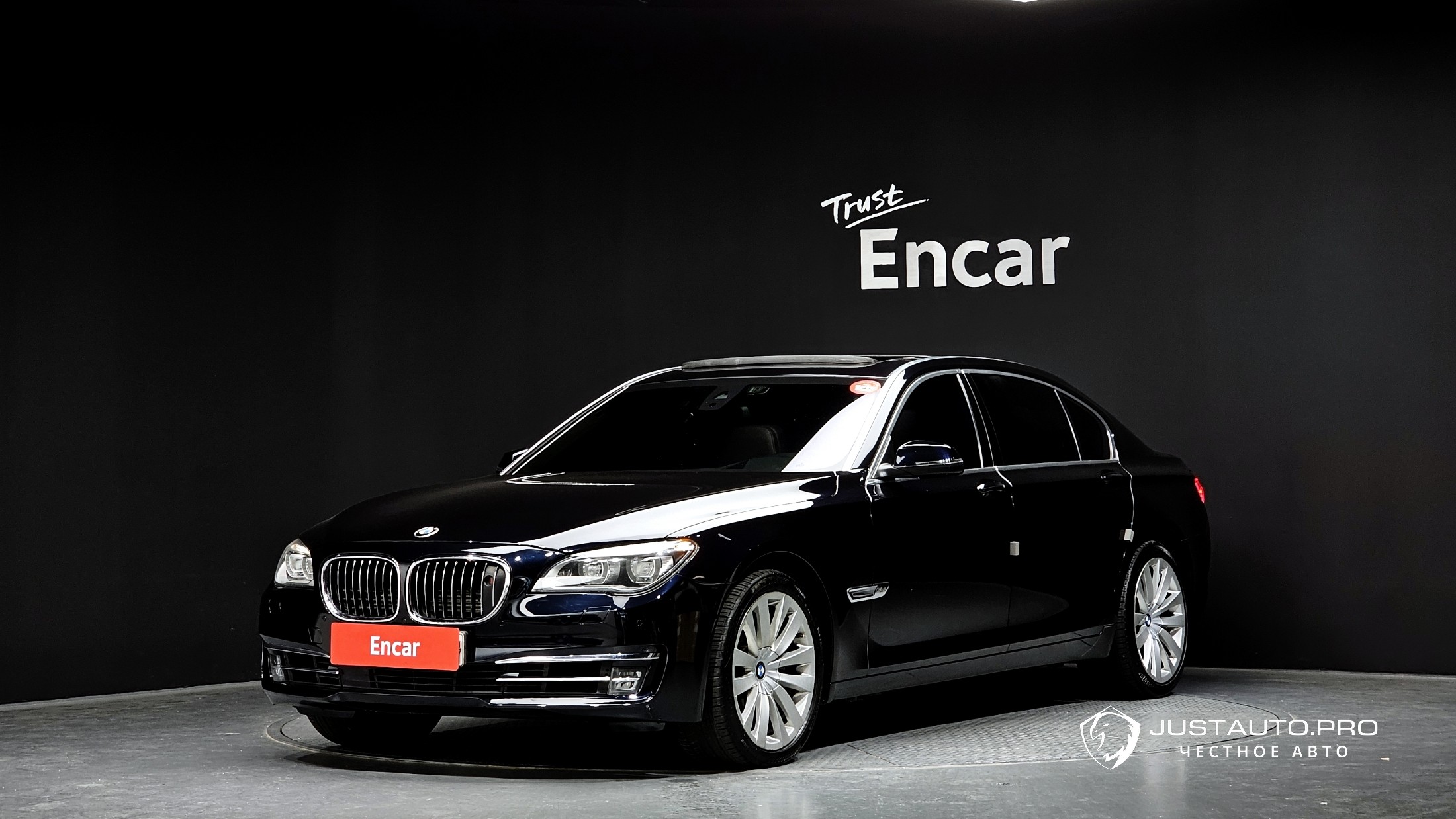 Автомобиль BMW 7-Series