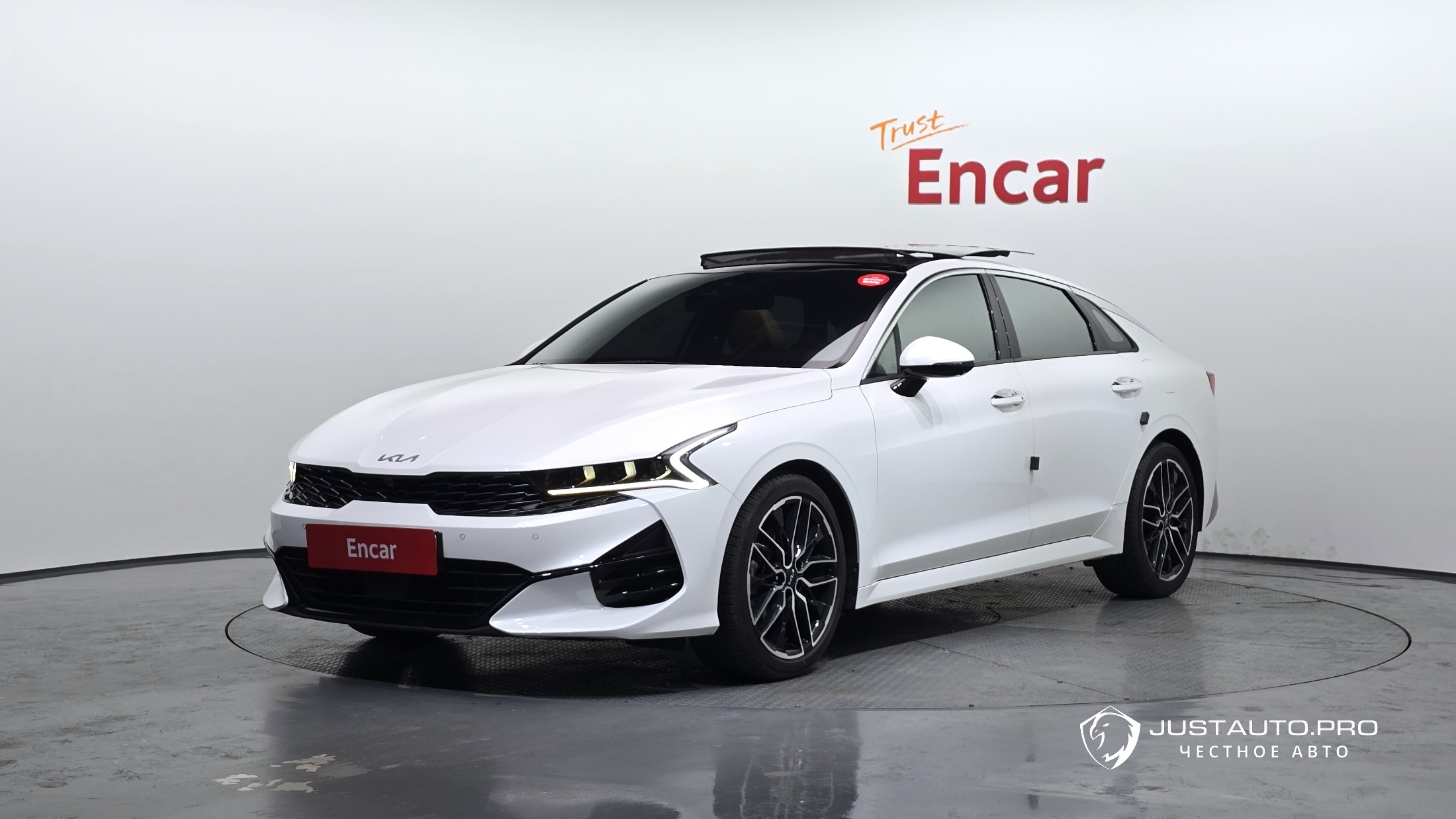 Автомобиль Kia K5