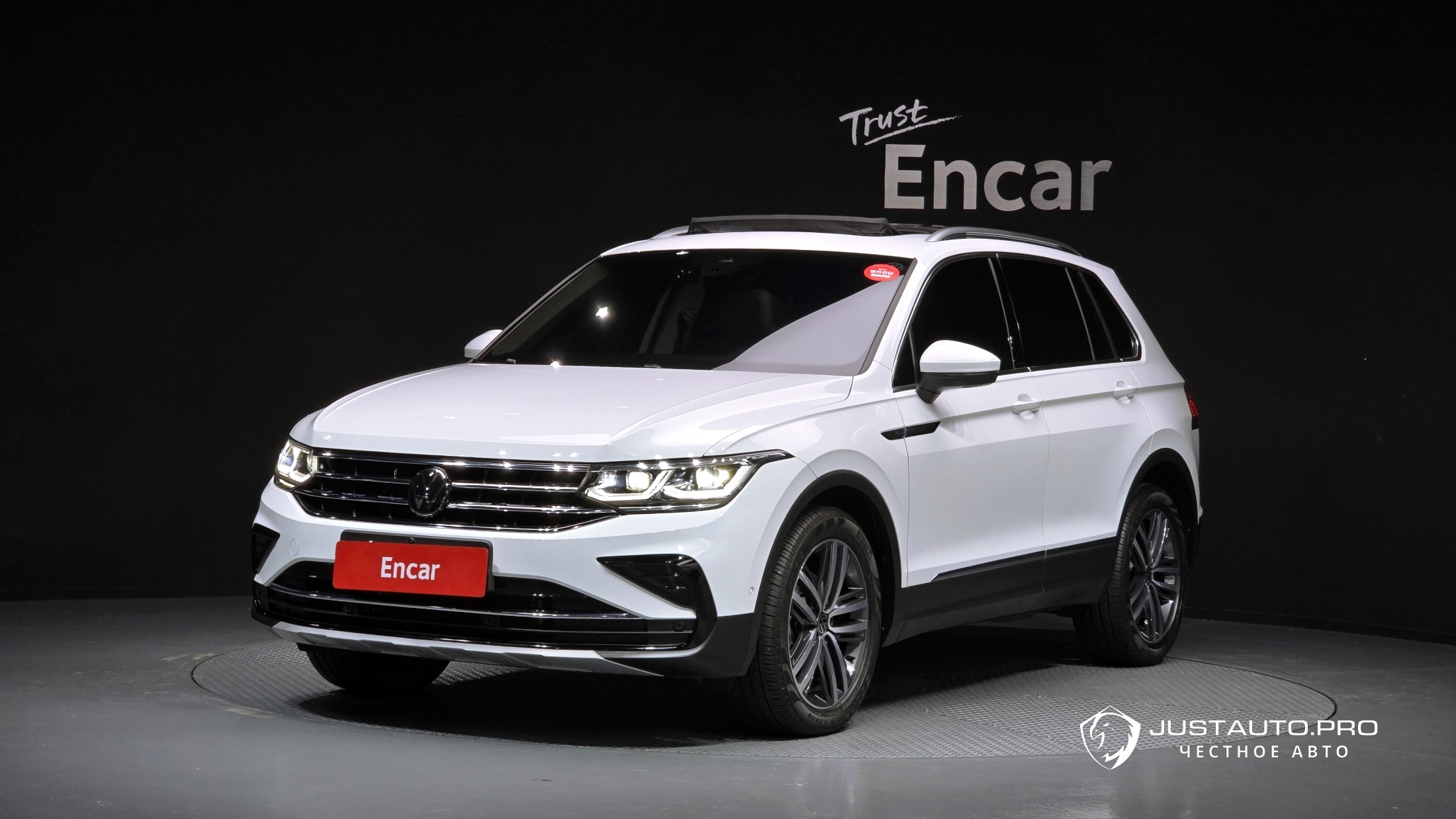 Автомобиль Volkswagen Tiguan