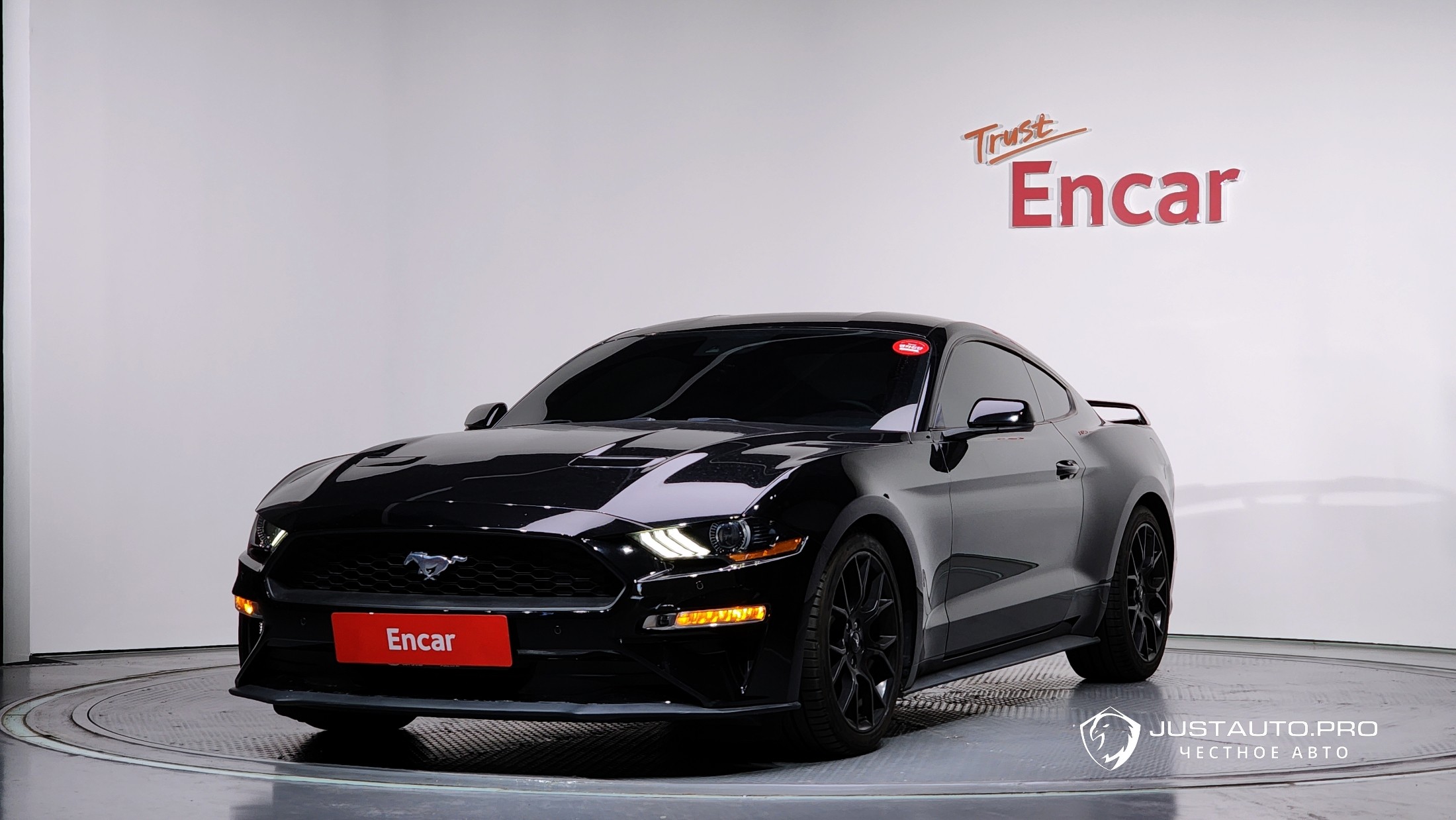 Автомобиль Ford Mustang