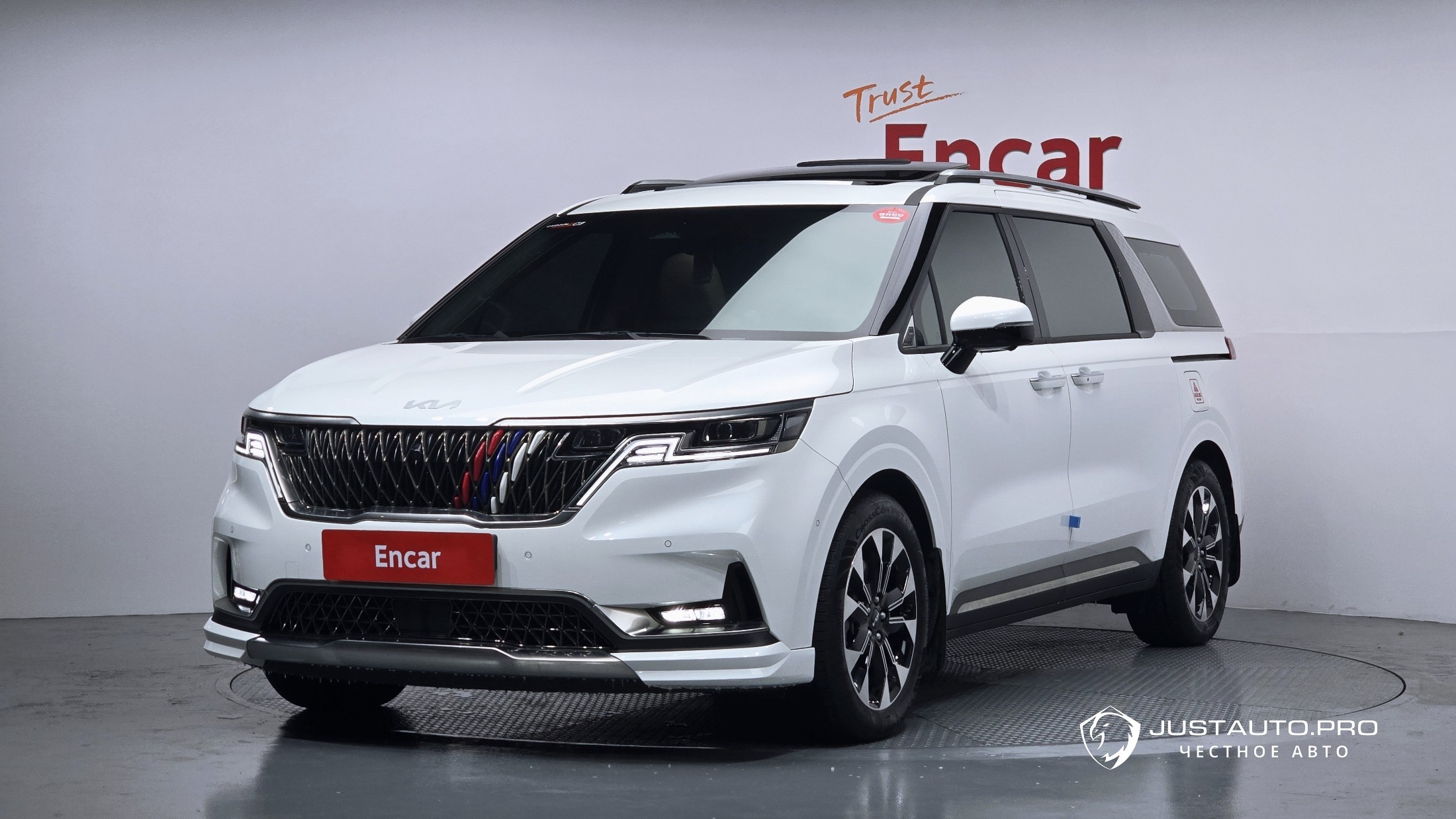 Автомобиль Kia Canival