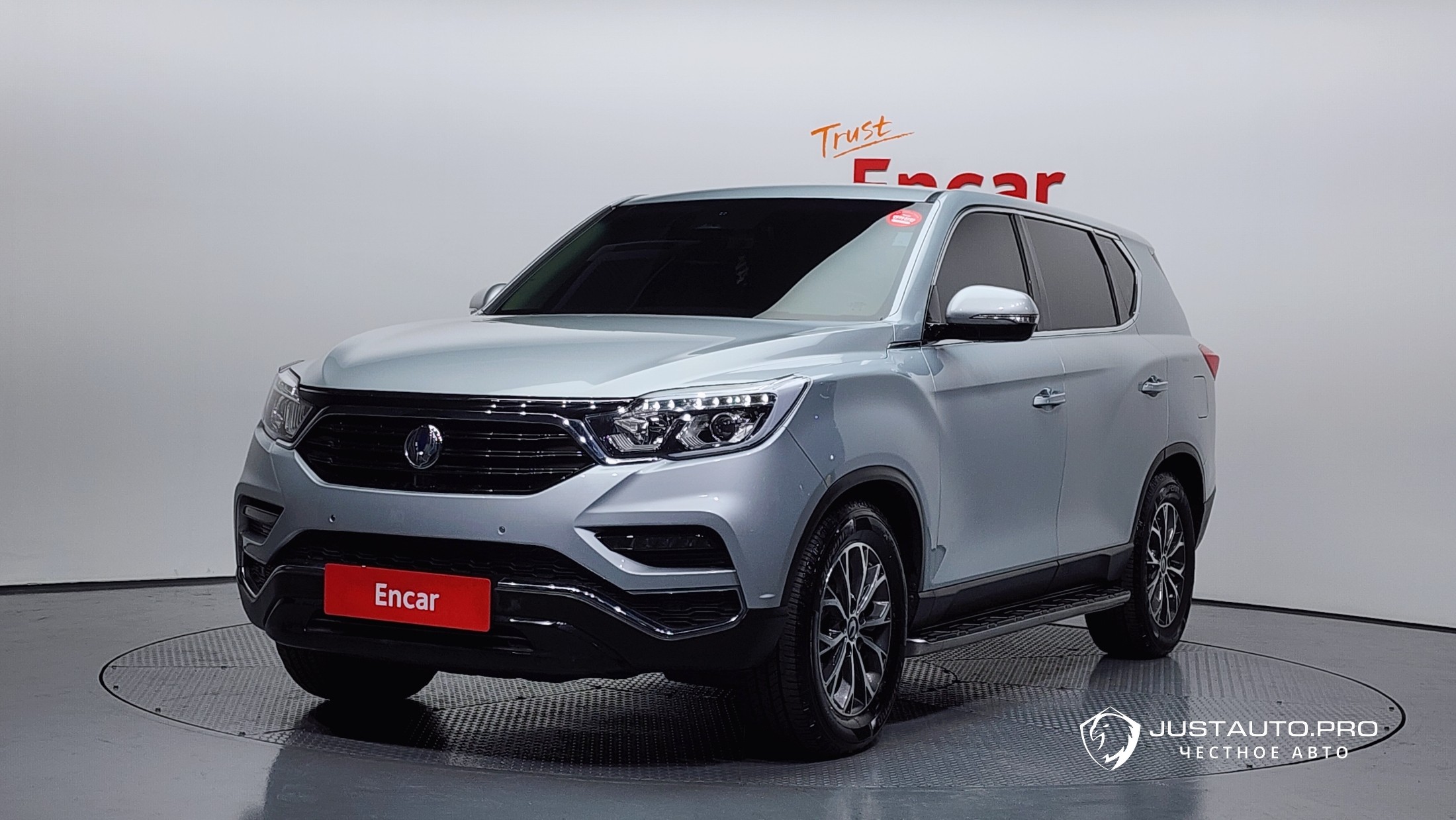 Автомобиль KG_Mobility_Ssangyong Rexton