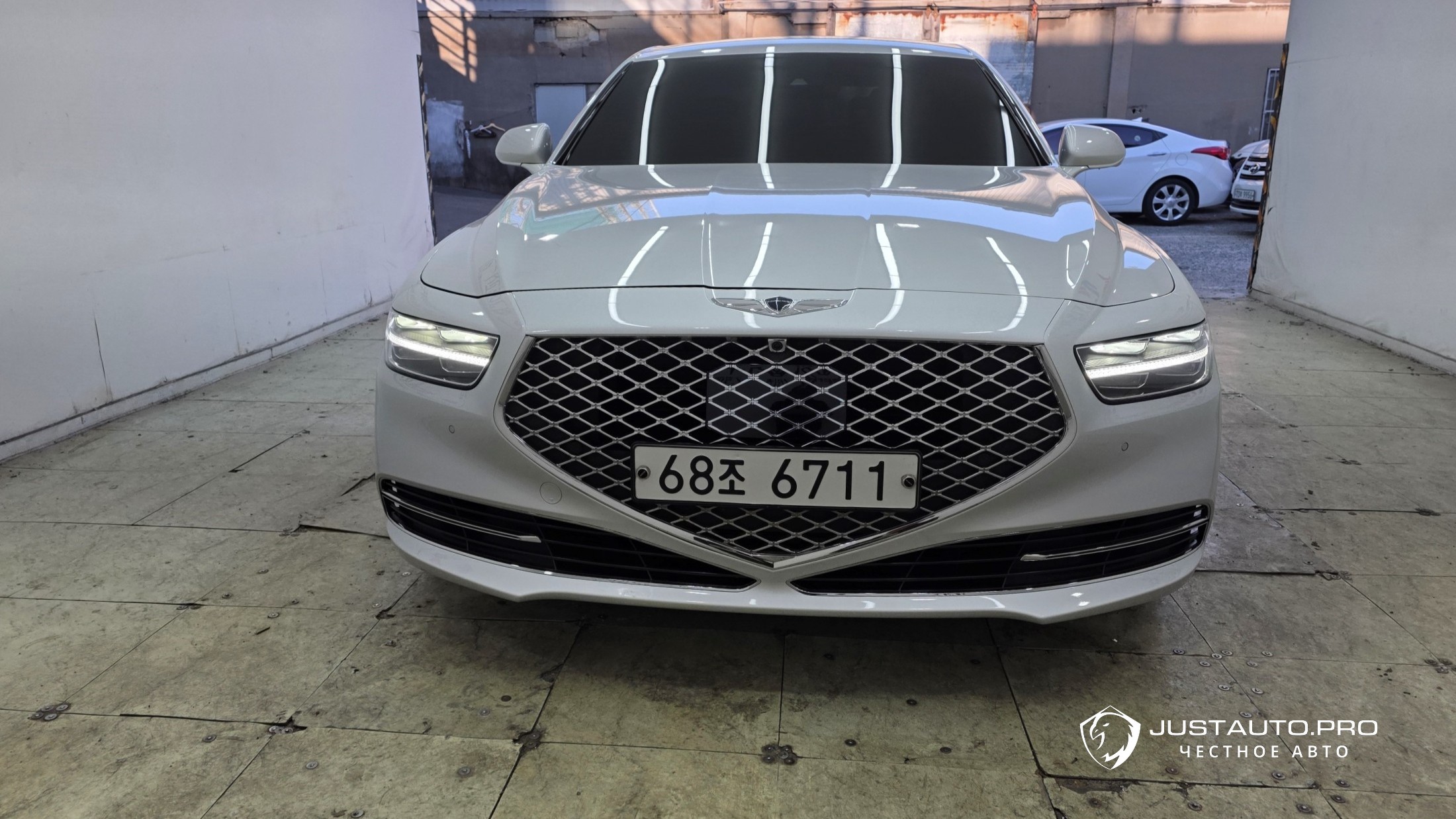 Автомобиль Genesis G90