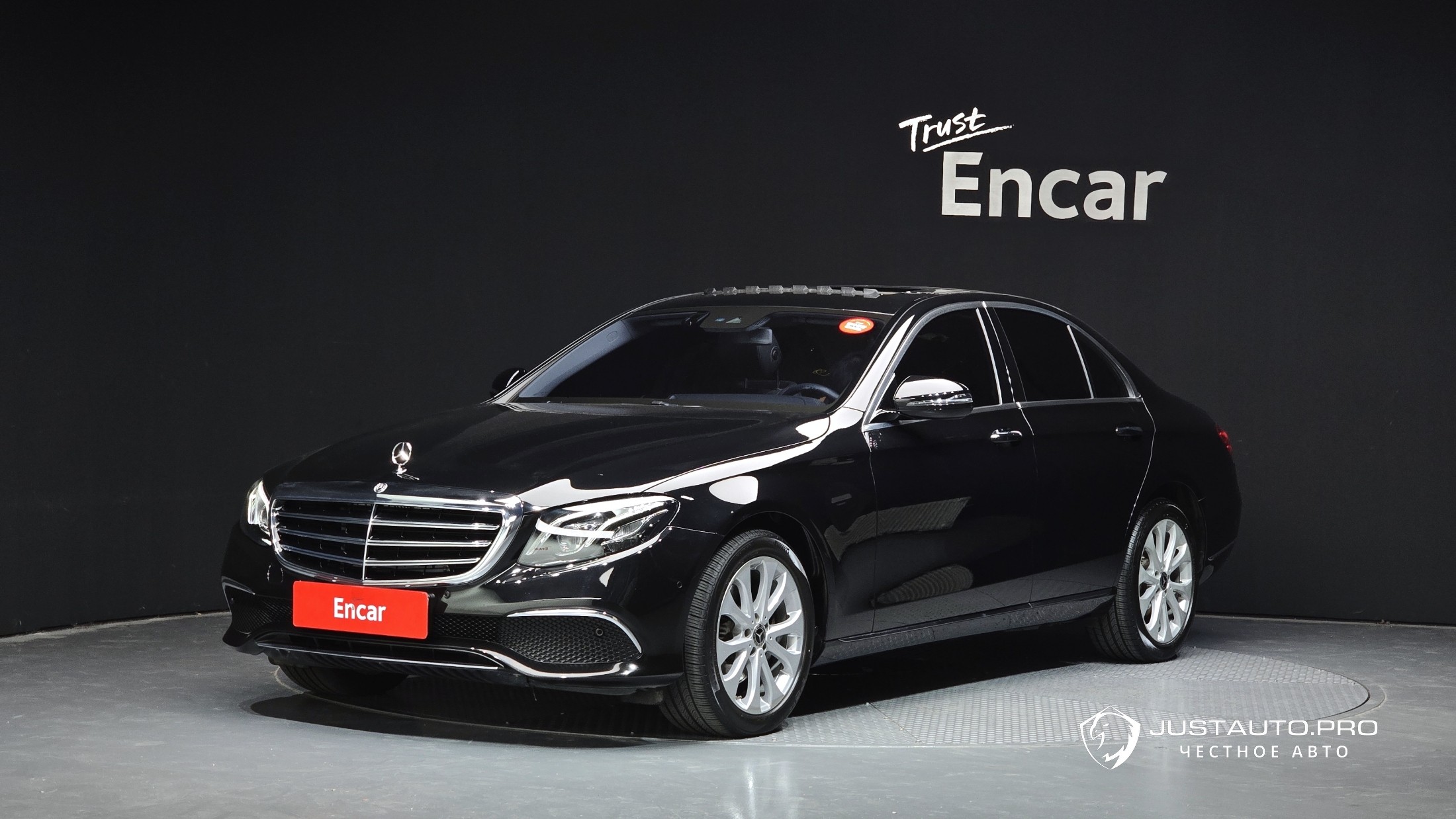 Автомобиль Mercedes-Benz E-Class