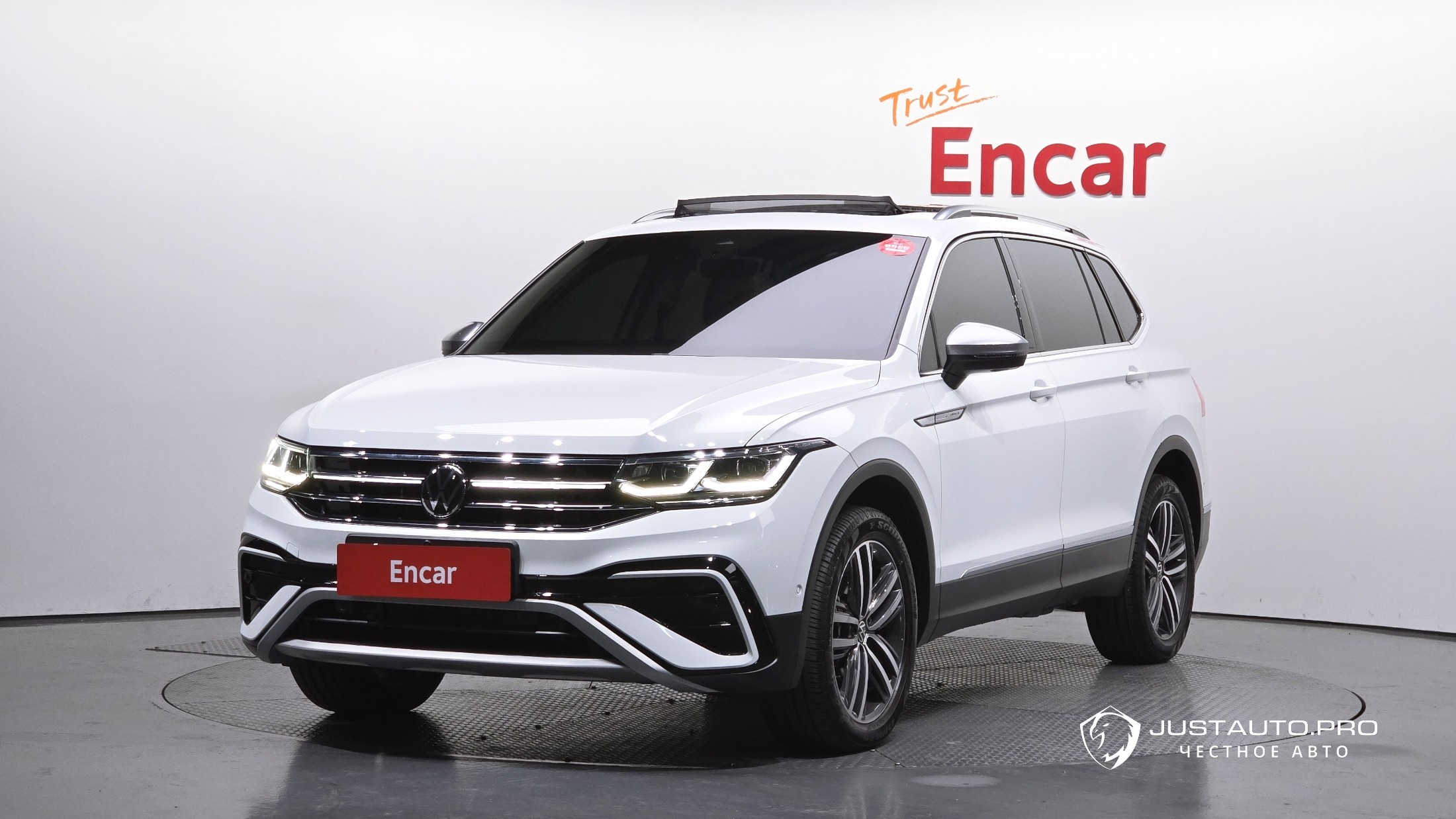 Автомобиль Volkswagen Tiguan